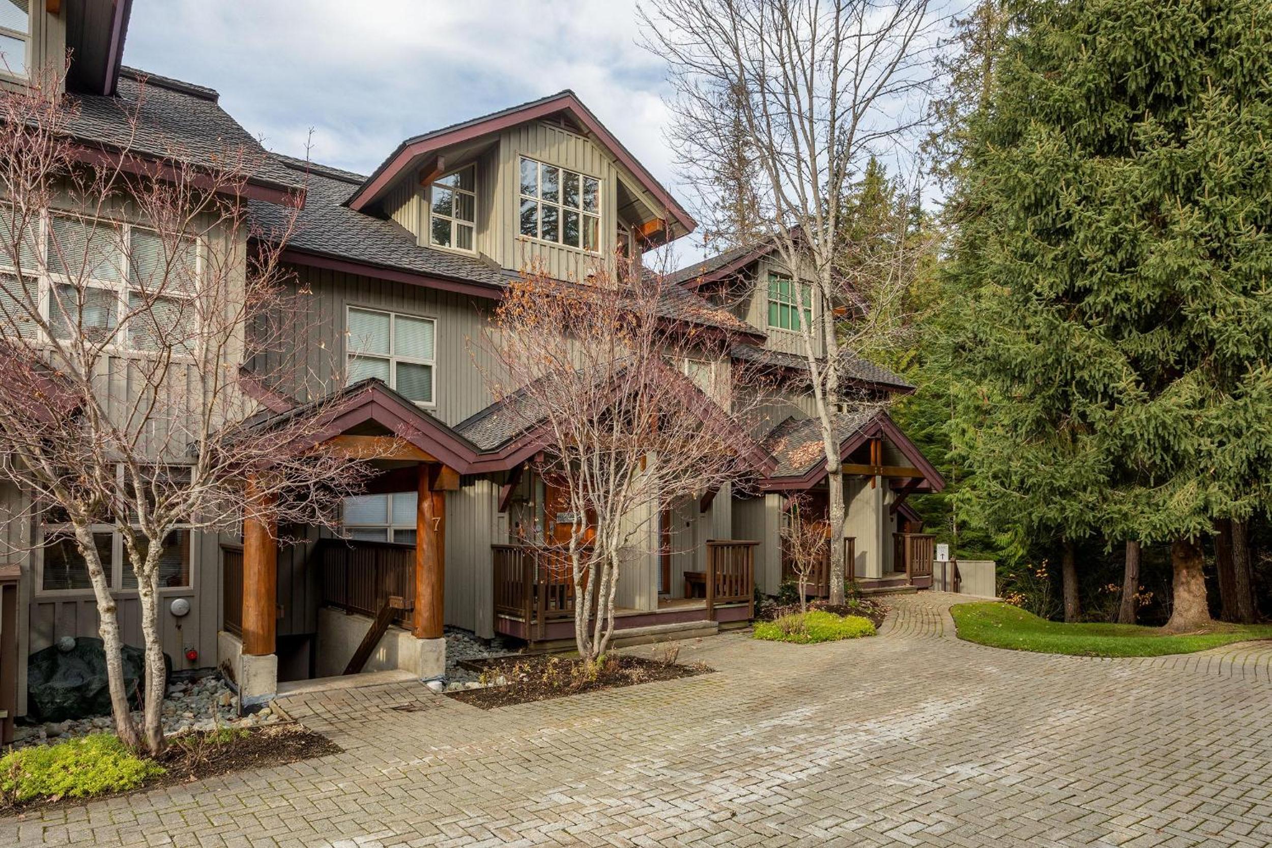Blackcomb Greens 06 | Spacious Townhome, Shared Hot Tub, Near Shuttle & X-Country Skiing