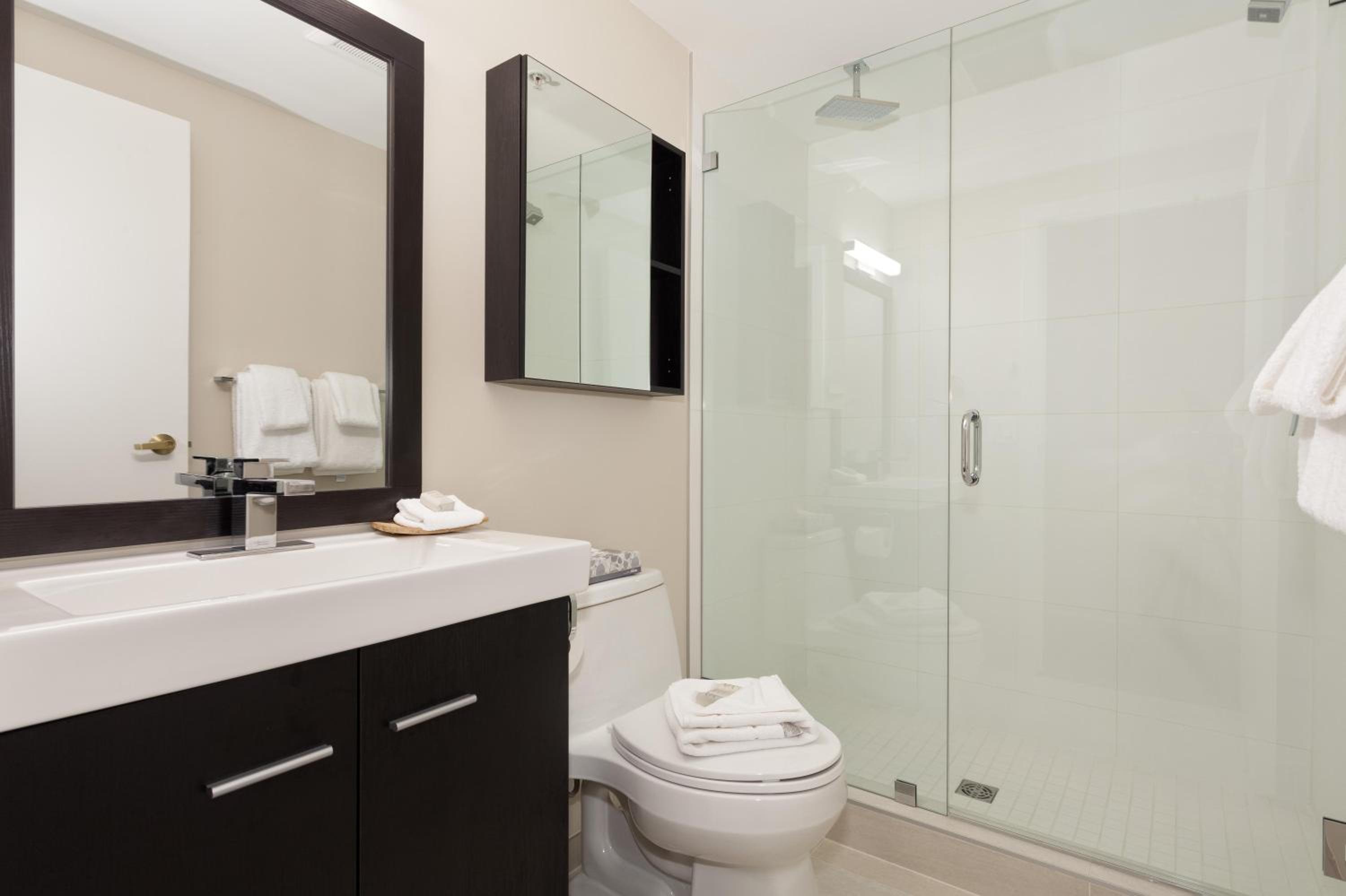 Woodrun Lodge 302 | Large Condo w/ Shared Heated Pool & Large Hot Tub