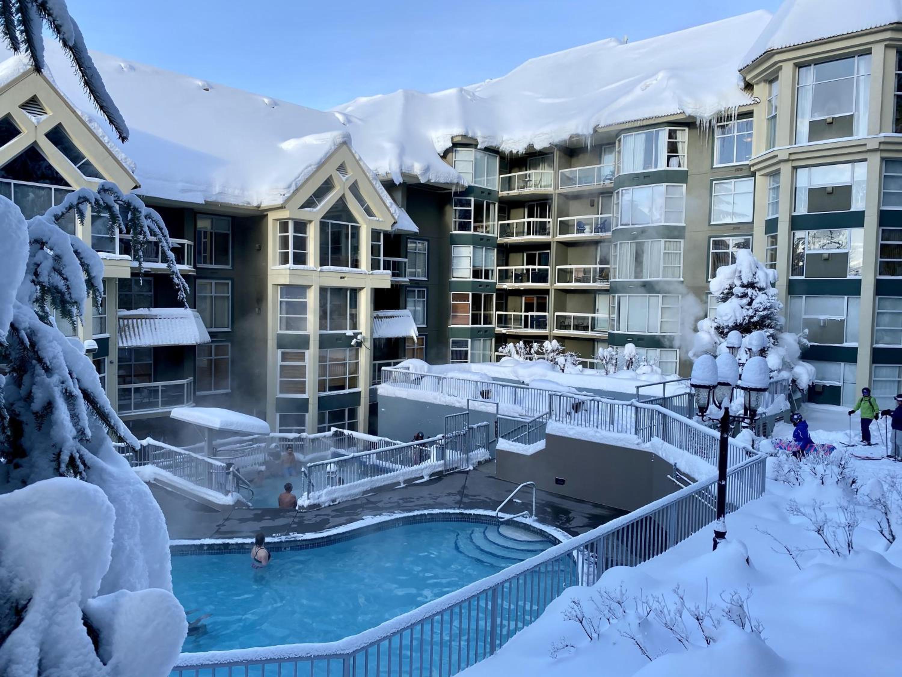Woodrun Lodge 302 | Large Condo w/ Shared Heated Pool & Large Hot Tub