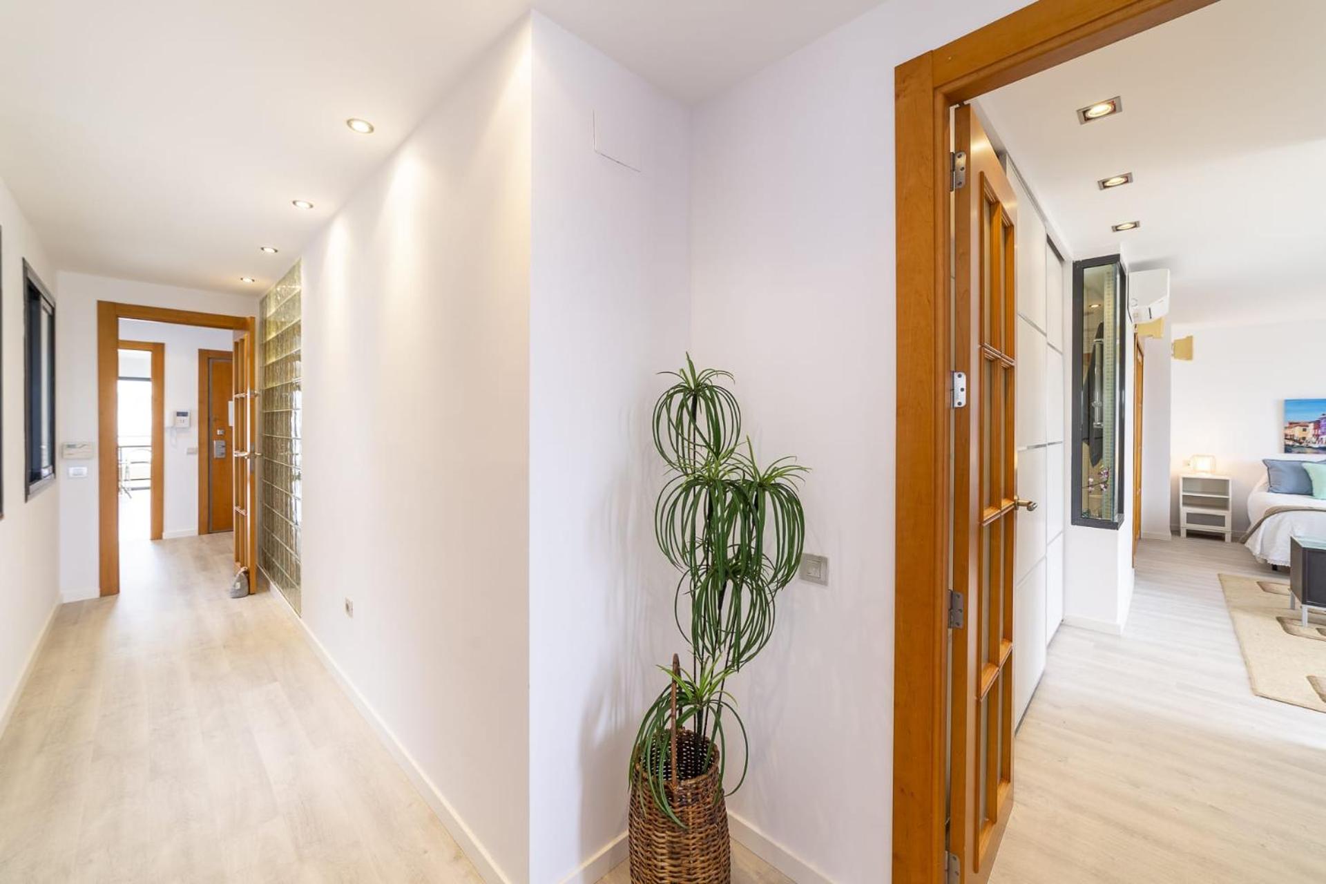 Fantastic penthouse 270m2 with amazing sea views view 3