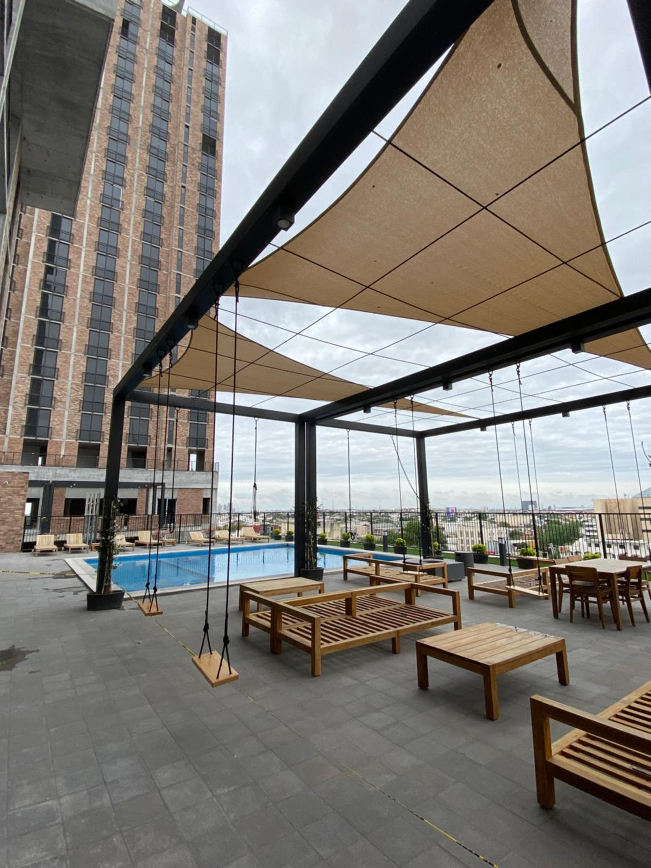 Lux 2 bedroom apartment, swimming pool, gym and free parking spot in Macro Plaza area view 2