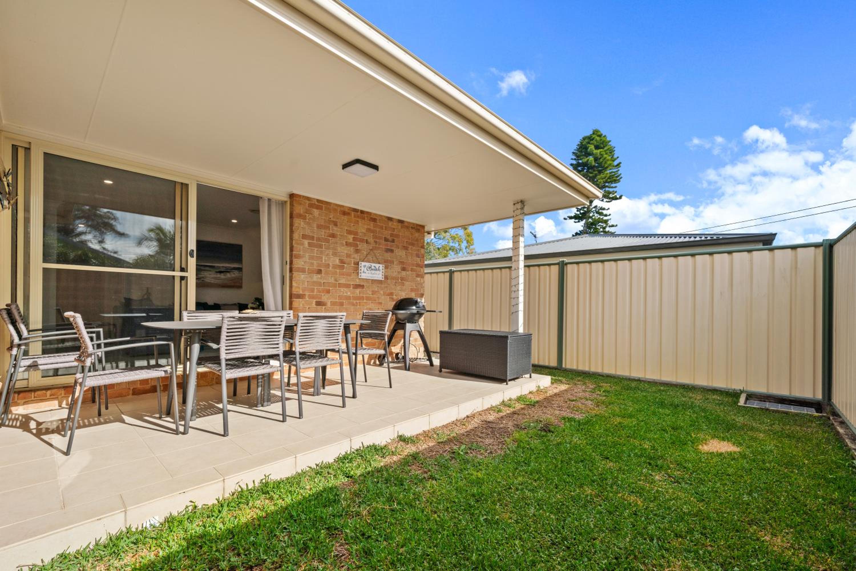 Gorgeous villa 5min walk to beach KING BED