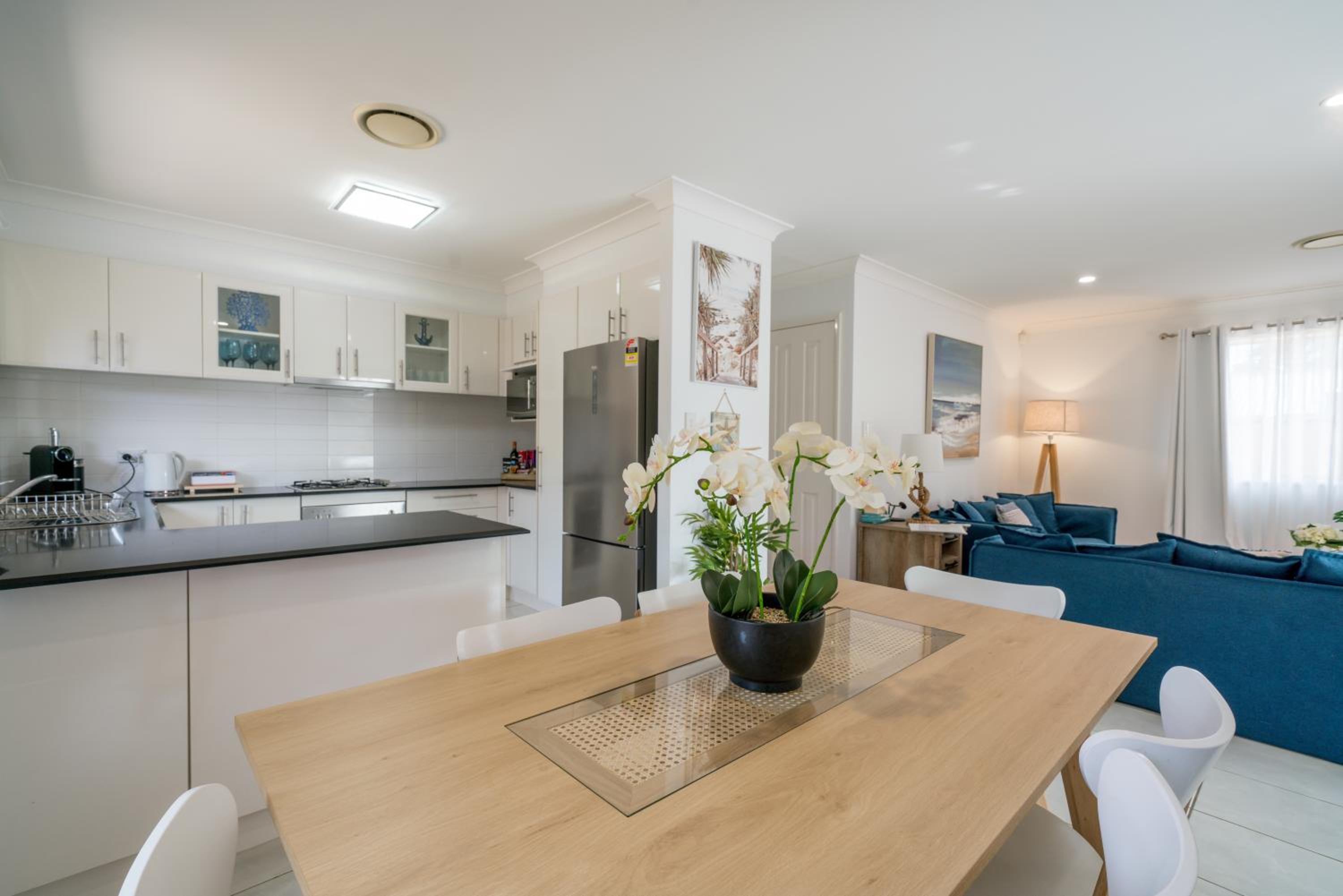 Gorgeous villa 5min walk to beach KING BED