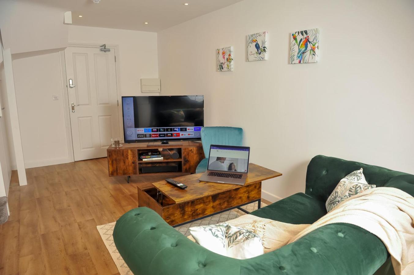Select SA - Queens Terrace view 4