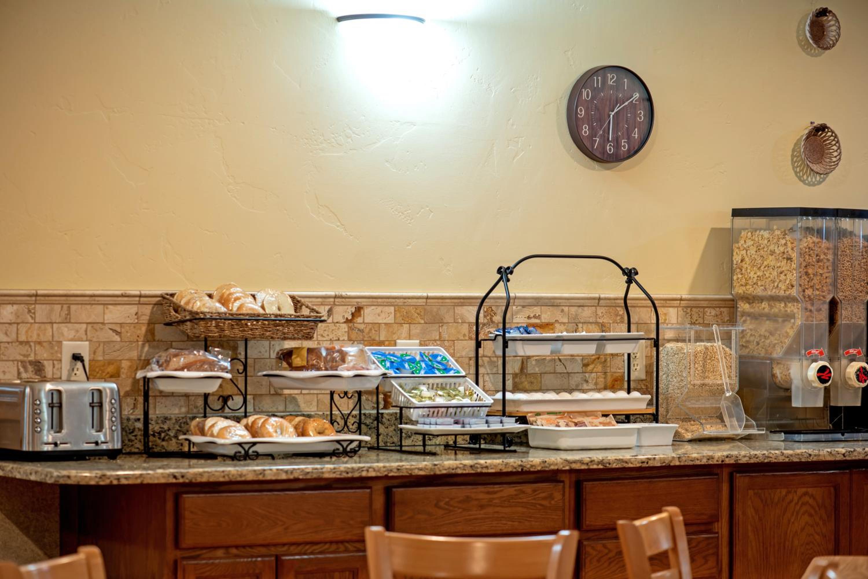 Glenwood Springs Vacations - Silver Spruce Inn - Property Image 12