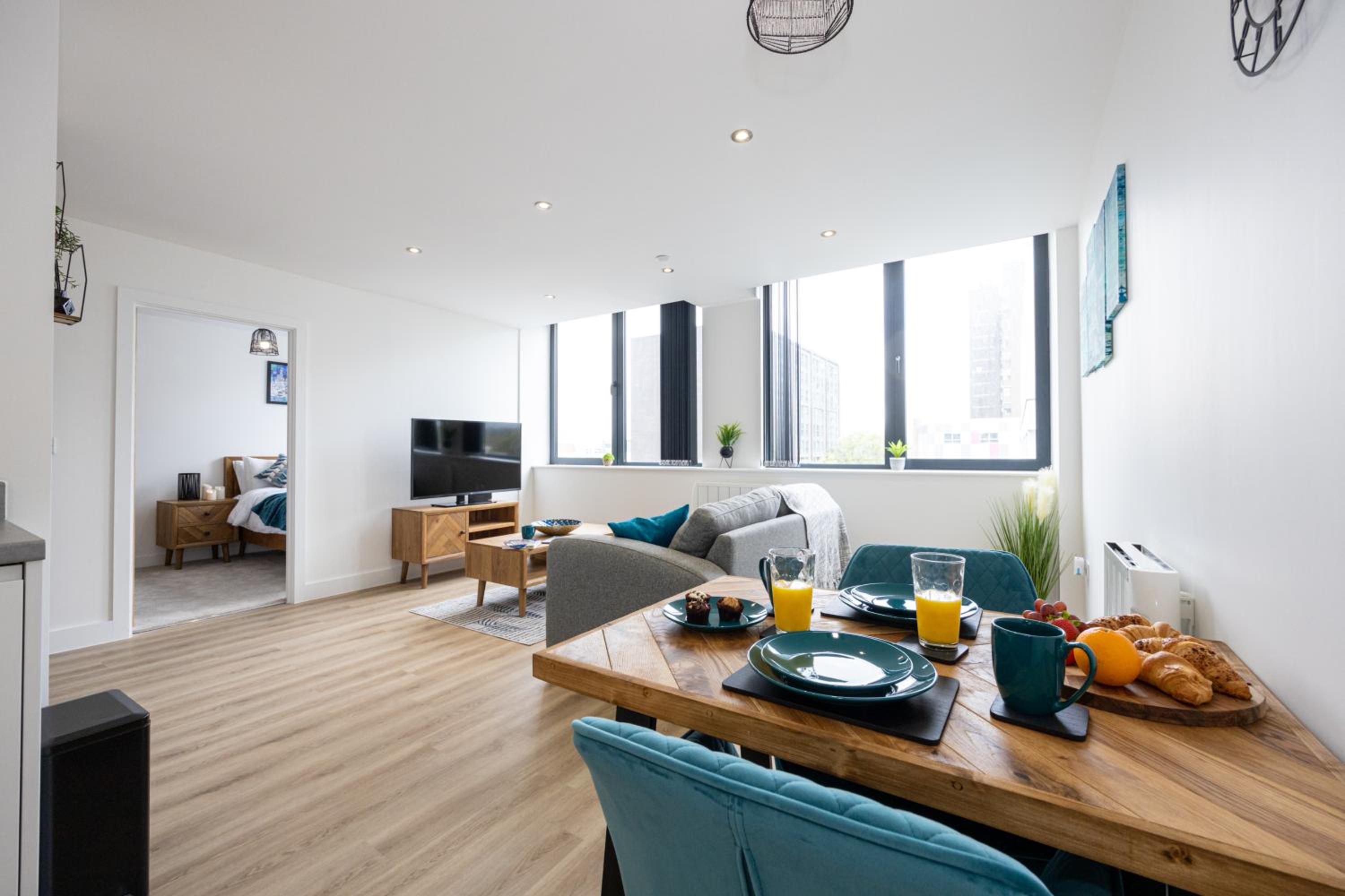 Luxurious Stylish Apartment in Old Trafford view 3