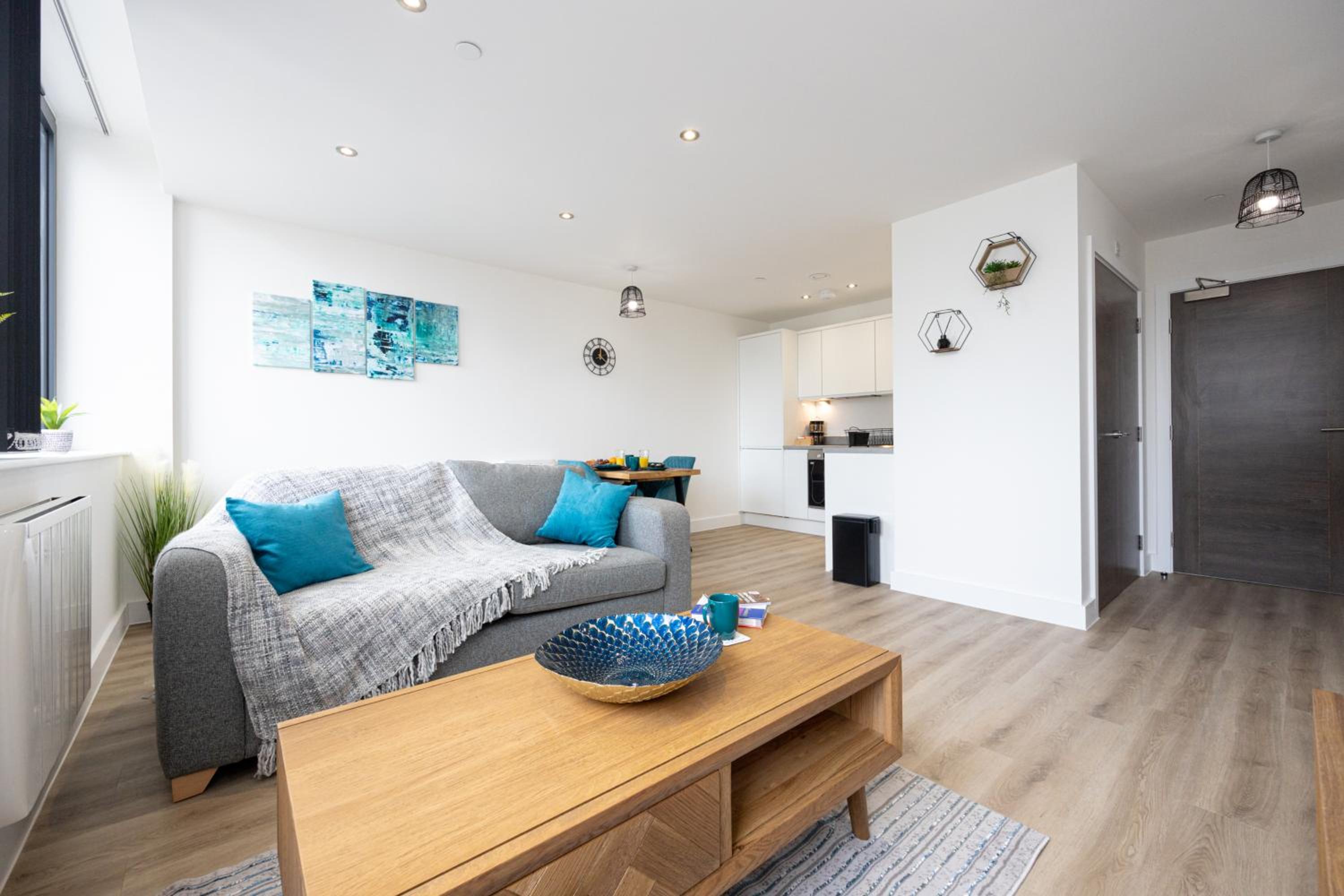Luxurious Stylish Apartment in Old Trafford view 2