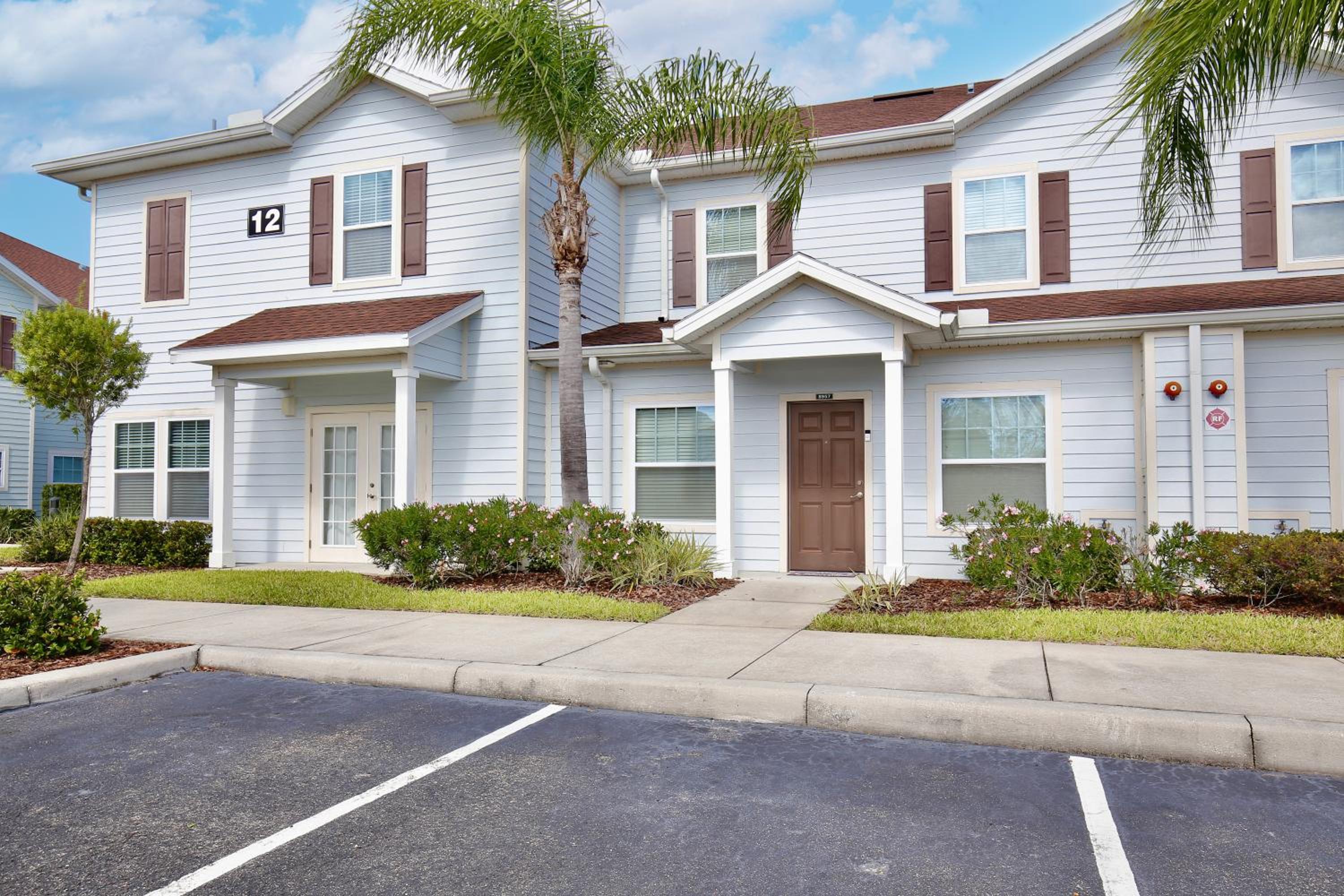 New In The Market Townhouse In West Lucaya! view 5