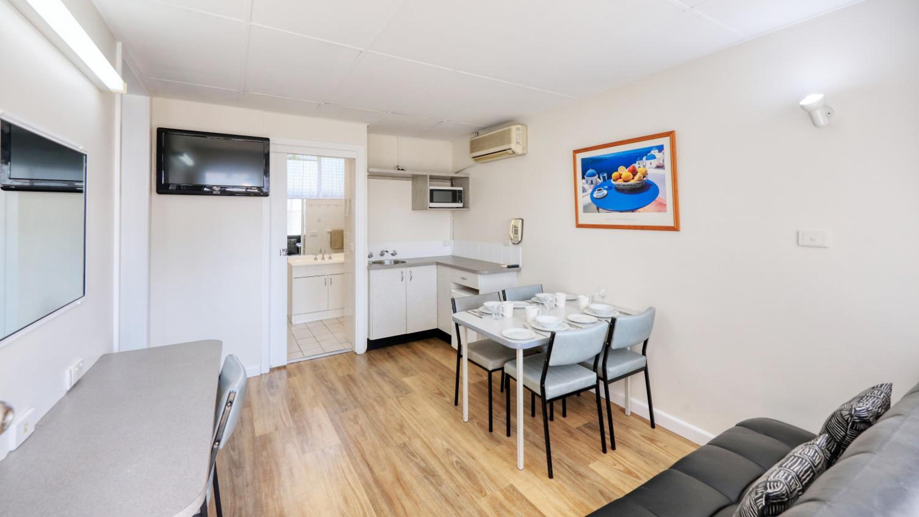 Tumut Farrington motel