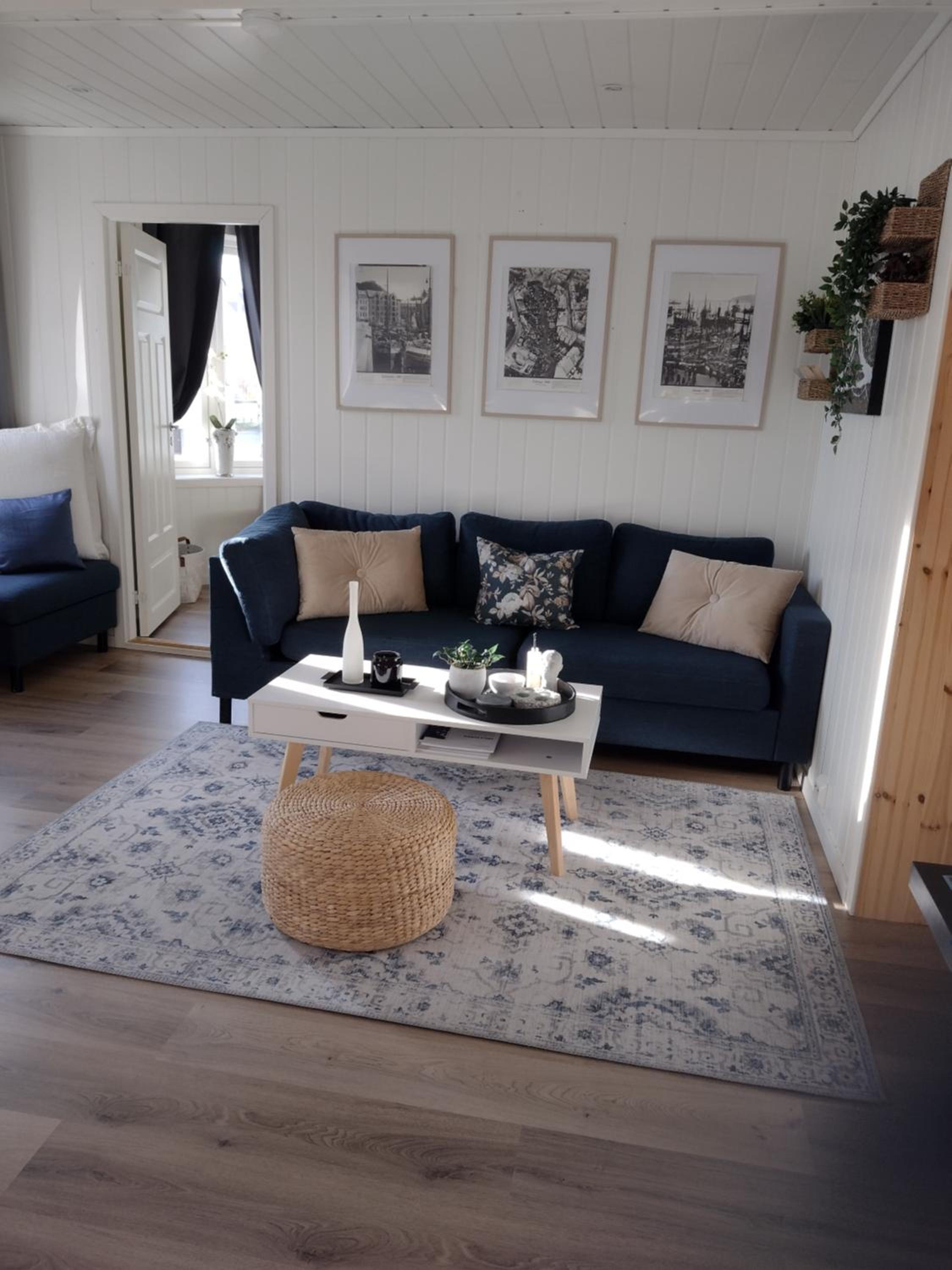 Light home apartment Alesund with free parking view 2