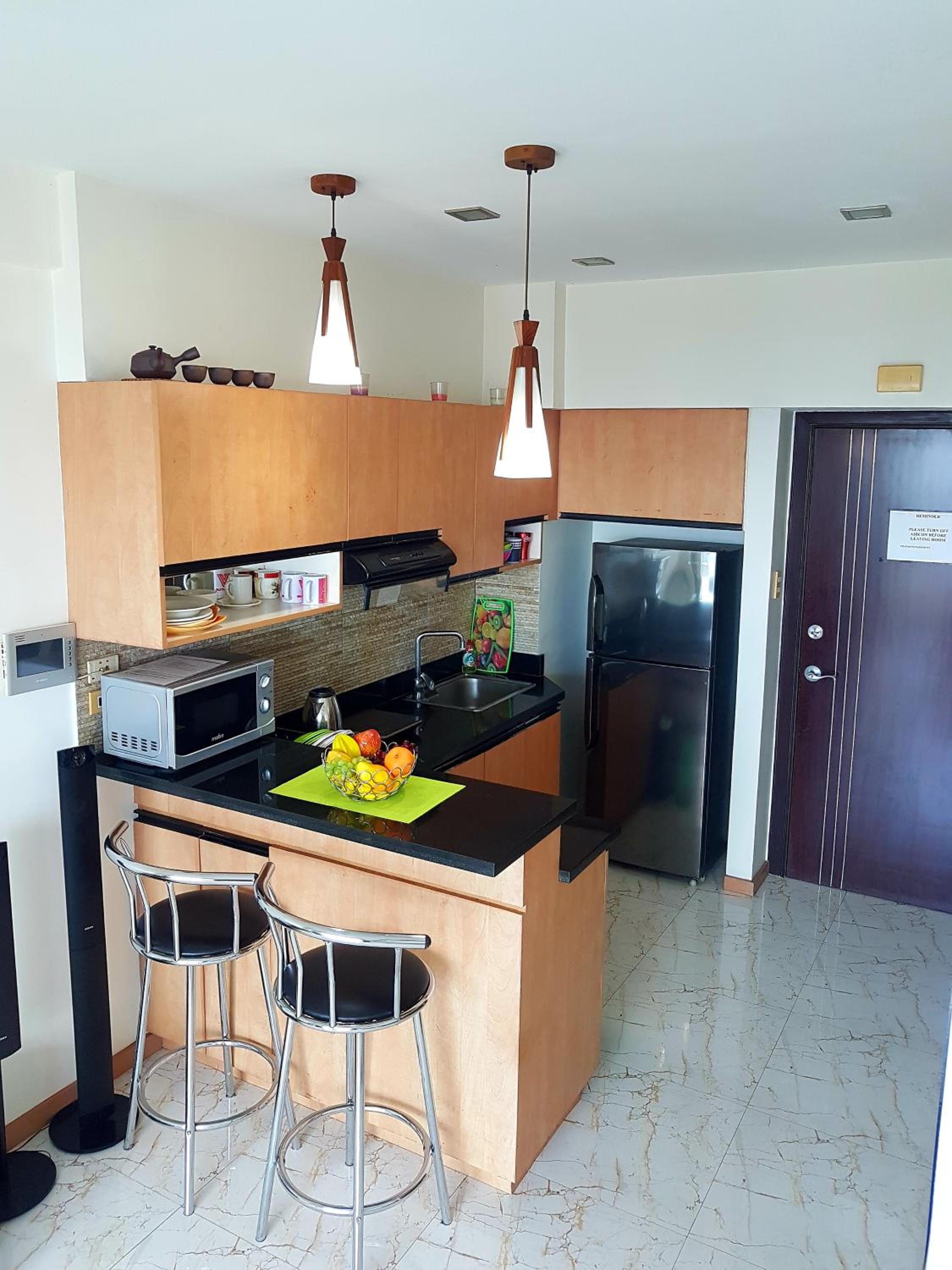 Luxury Budget Condo in Central Cebu view 5