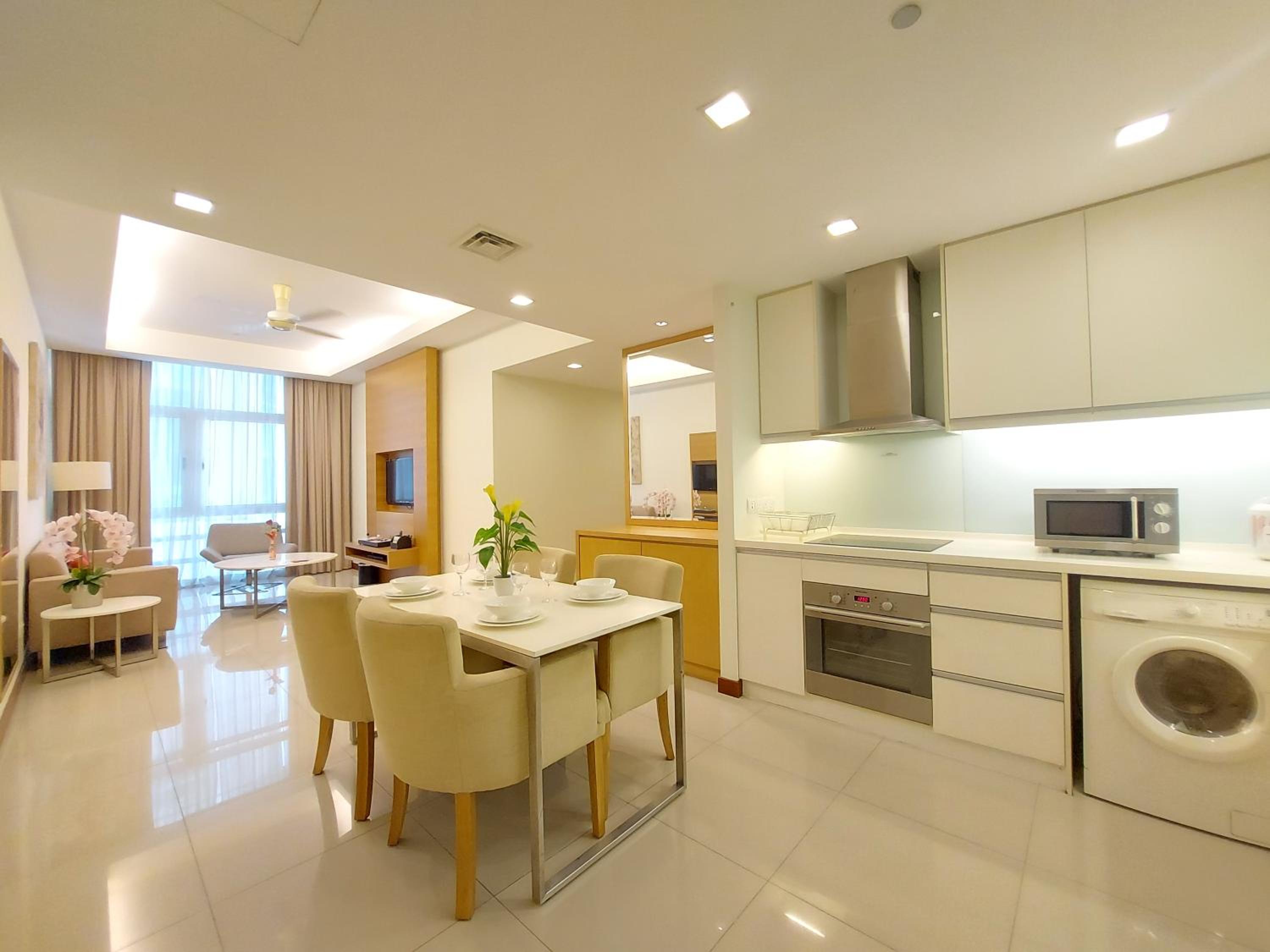 KLCC Suites 262 Bukit Bintang 4 Pax Free 1 Parking