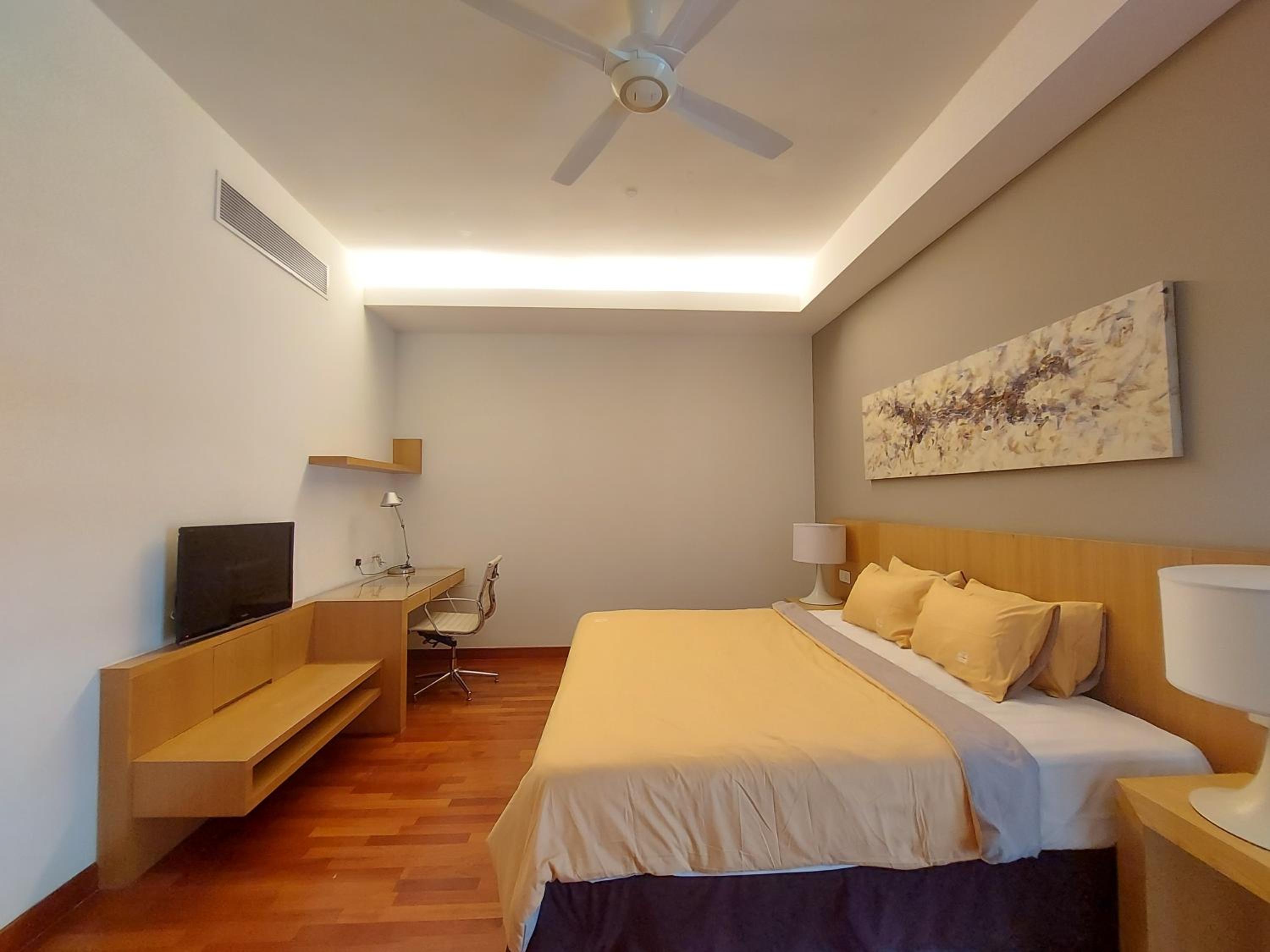 KLCC Suites 262 Bukit Bintang 4 Pax Free 1 Parking