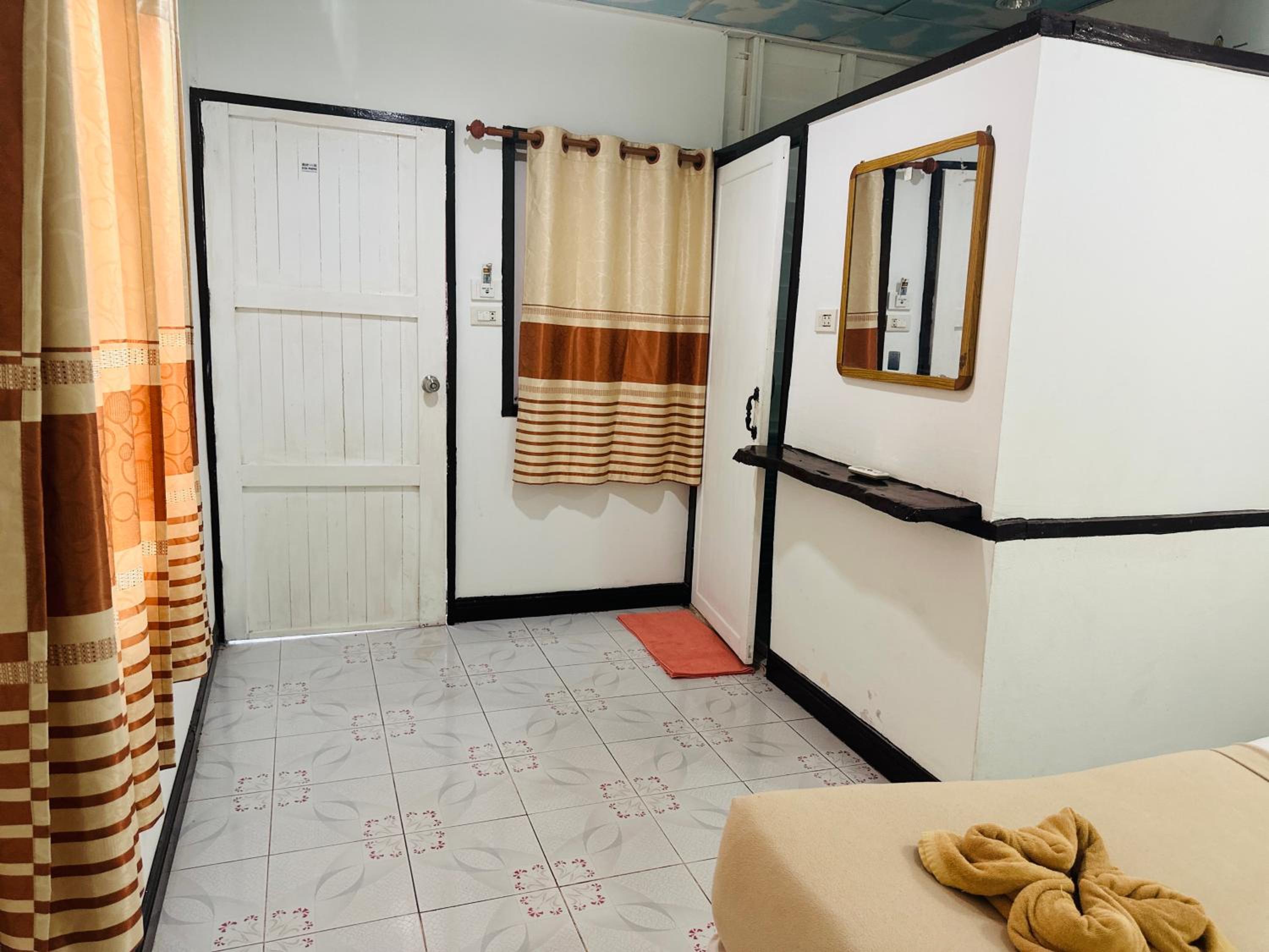 Bang sit Guest House view 5