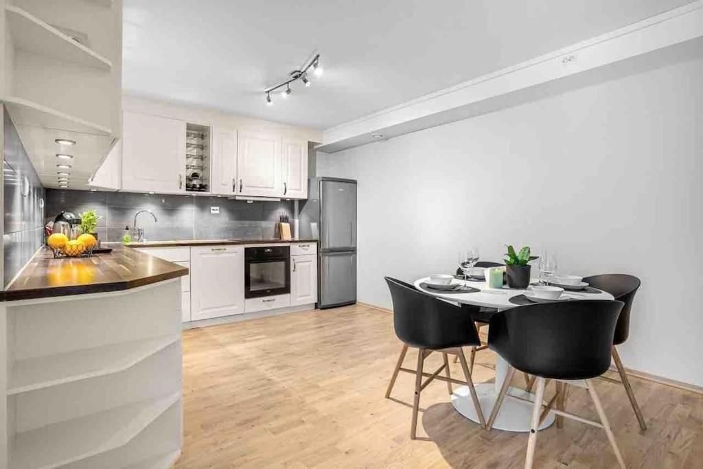 Nice and warm apartment with free parking view 5