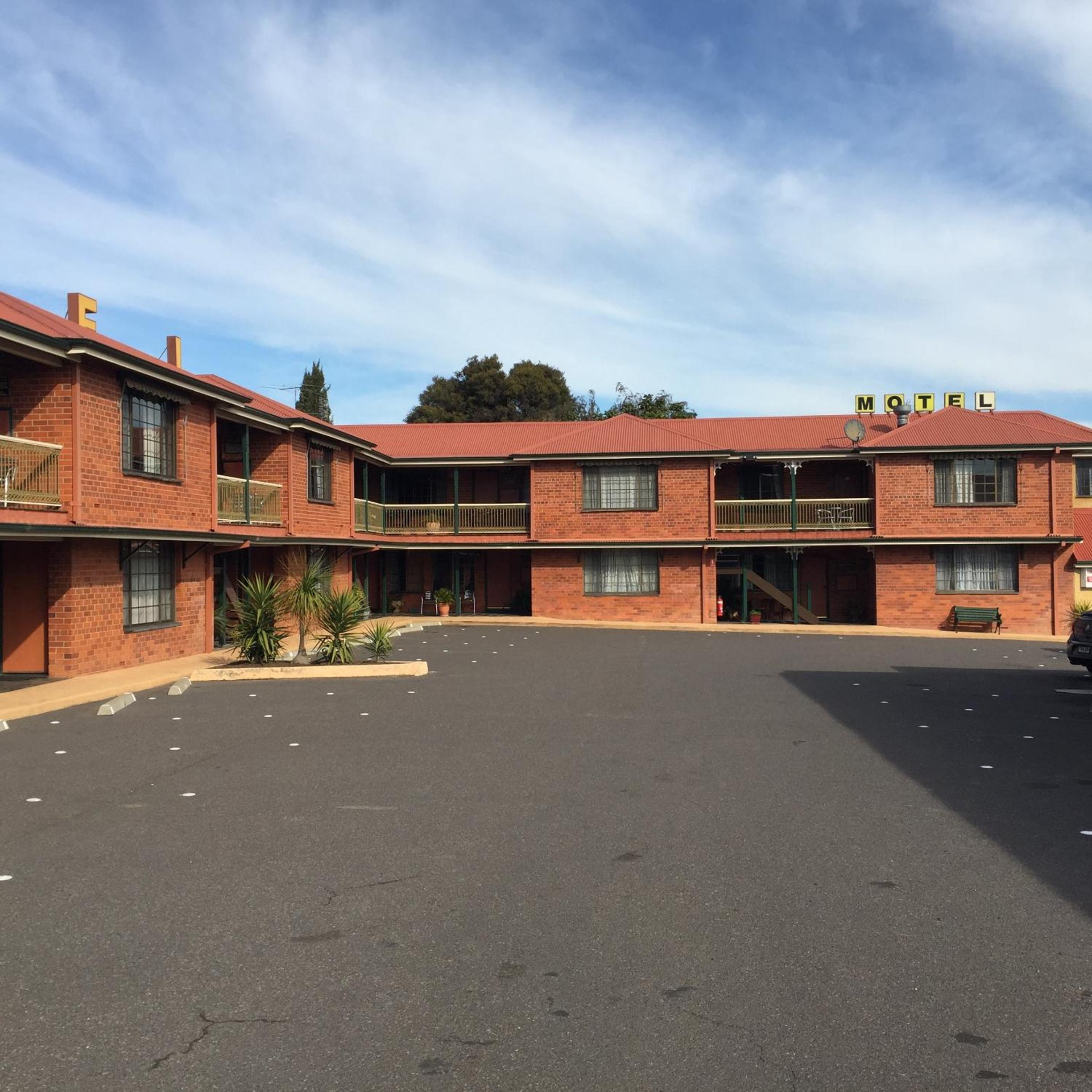Poet's Recall Motel