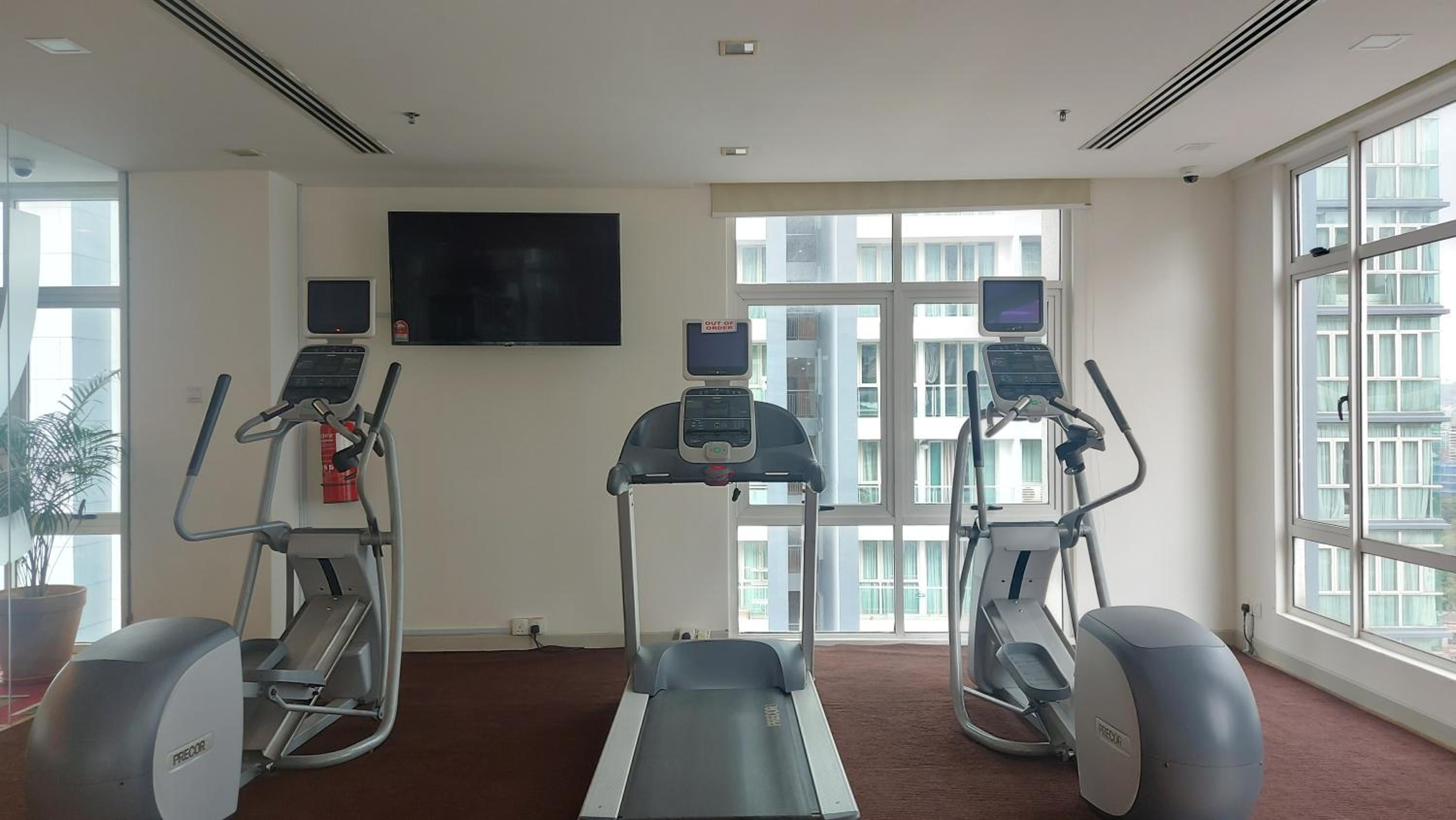 KLCC Suites 262 Bukit Bintang 4 Pax Free 1 Parking