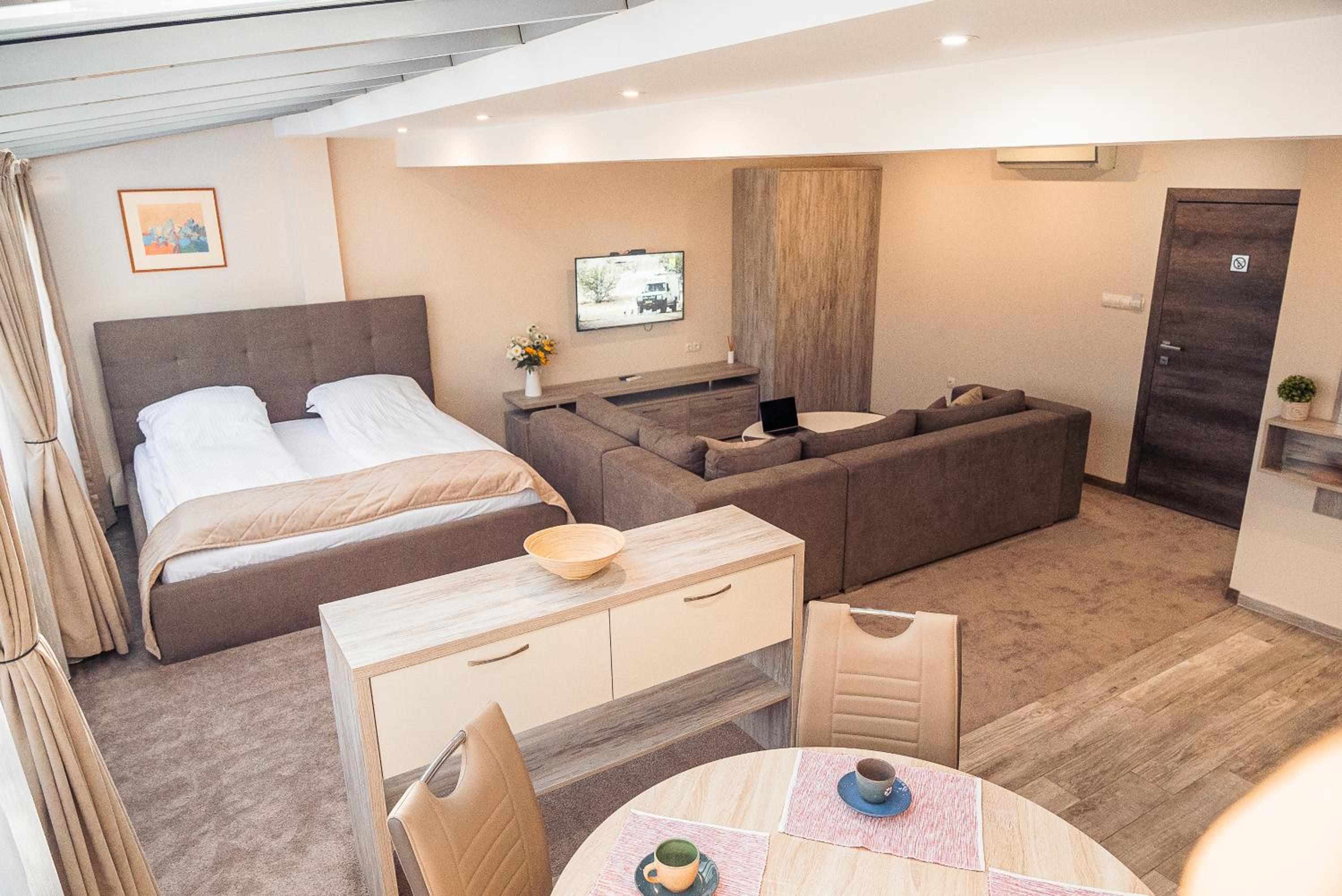 Cityscape Luxury Suites