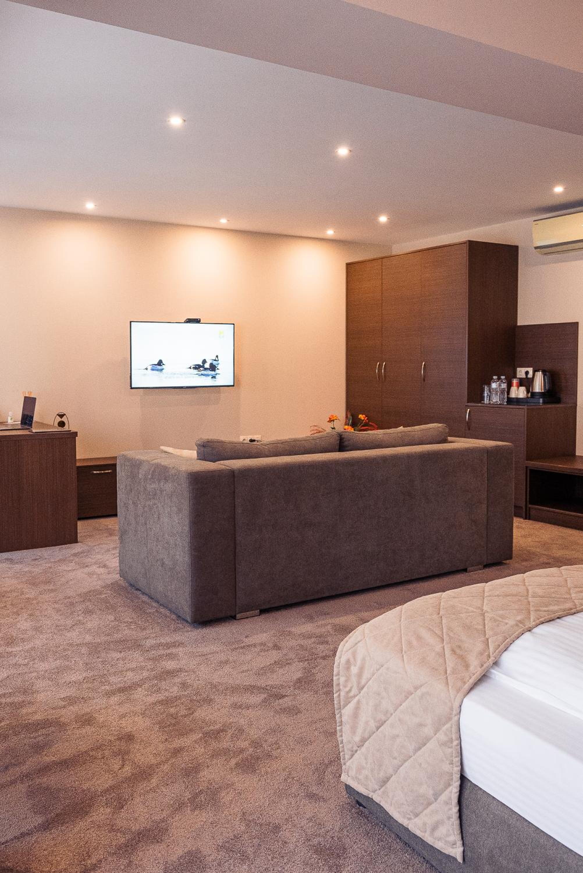 Cityscape Luxury Suites