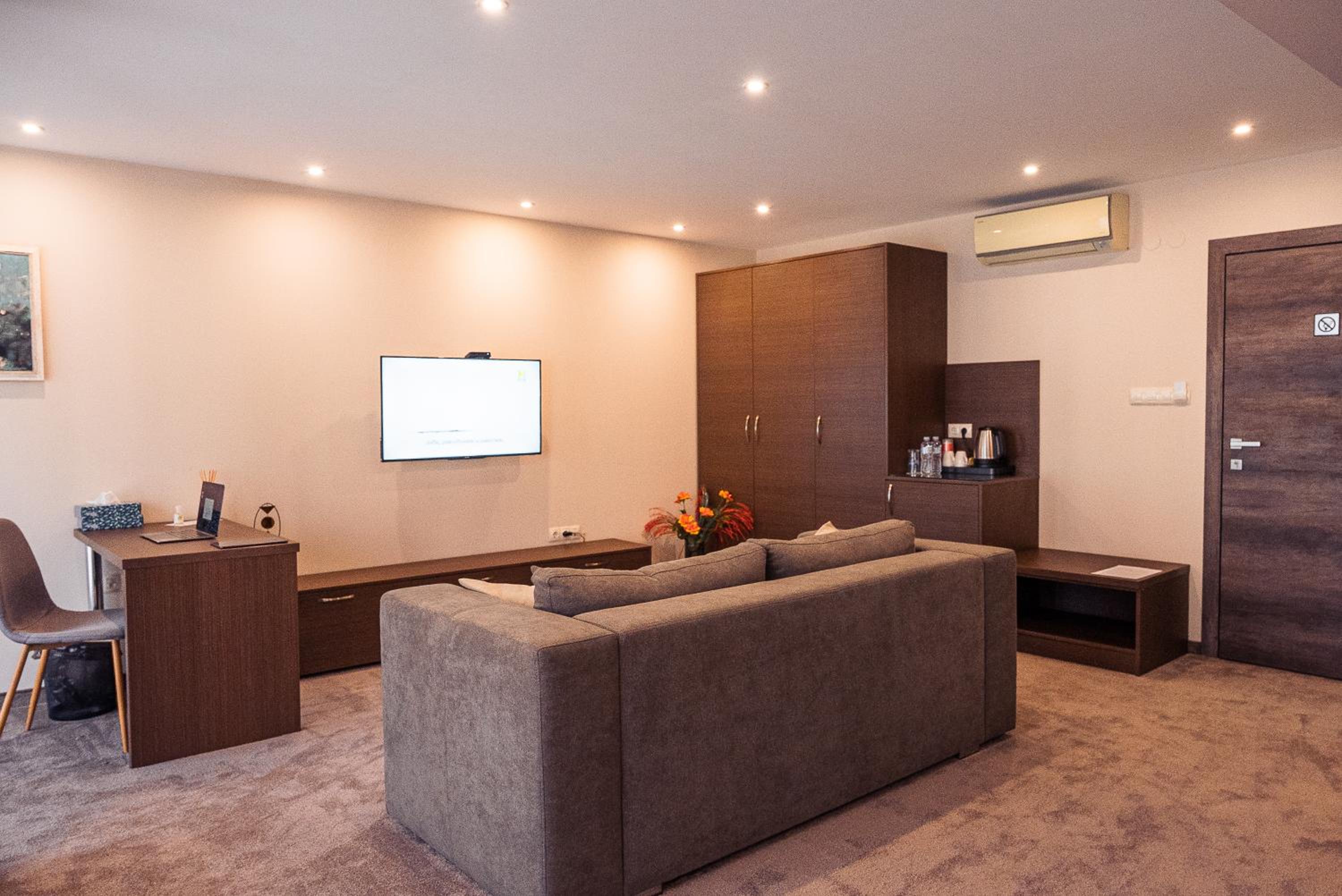 Cityscape Luxury Suites
