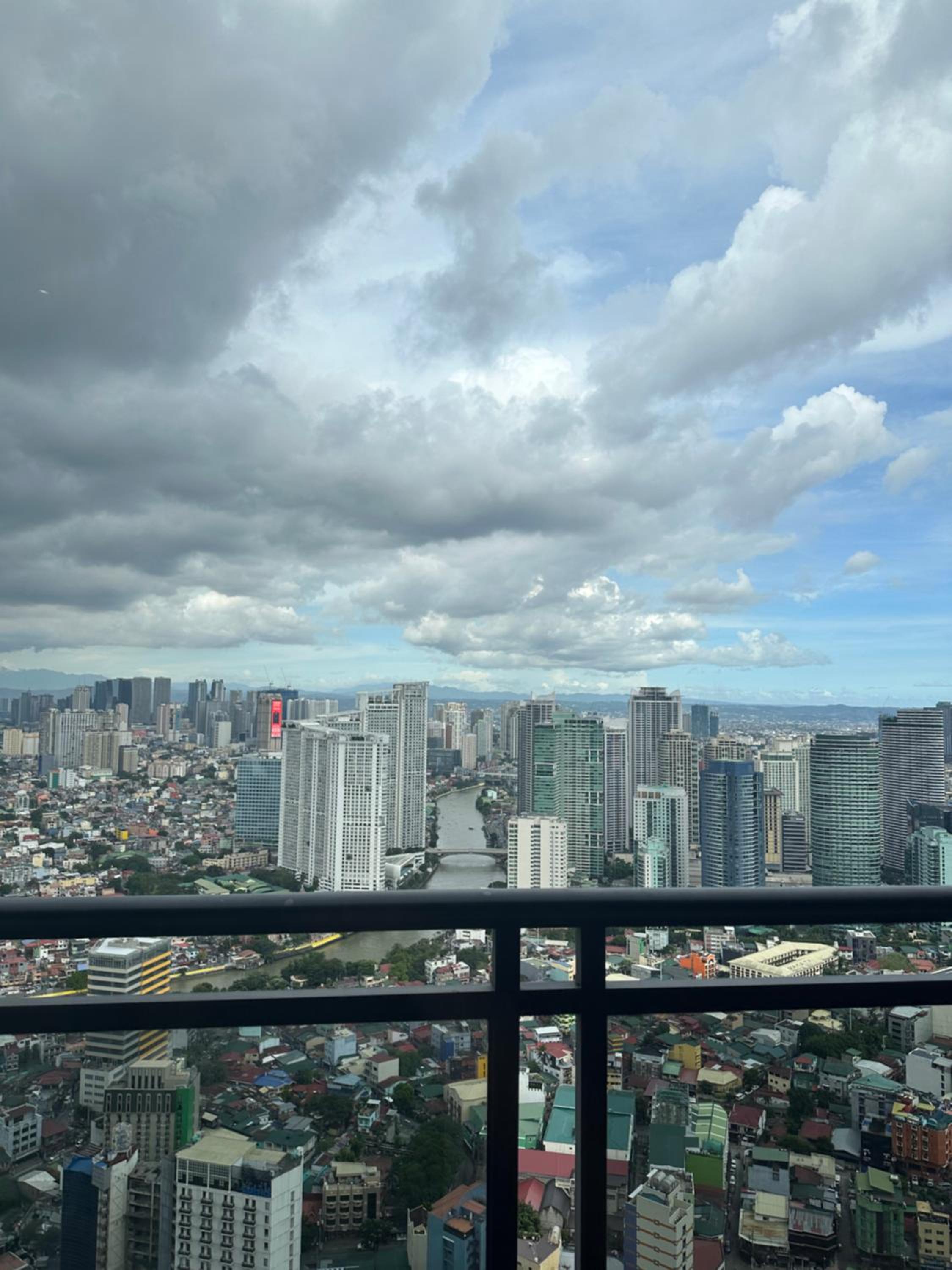 Homestyle Spacious Studio Flat in Gramercy Residences Condo view 3