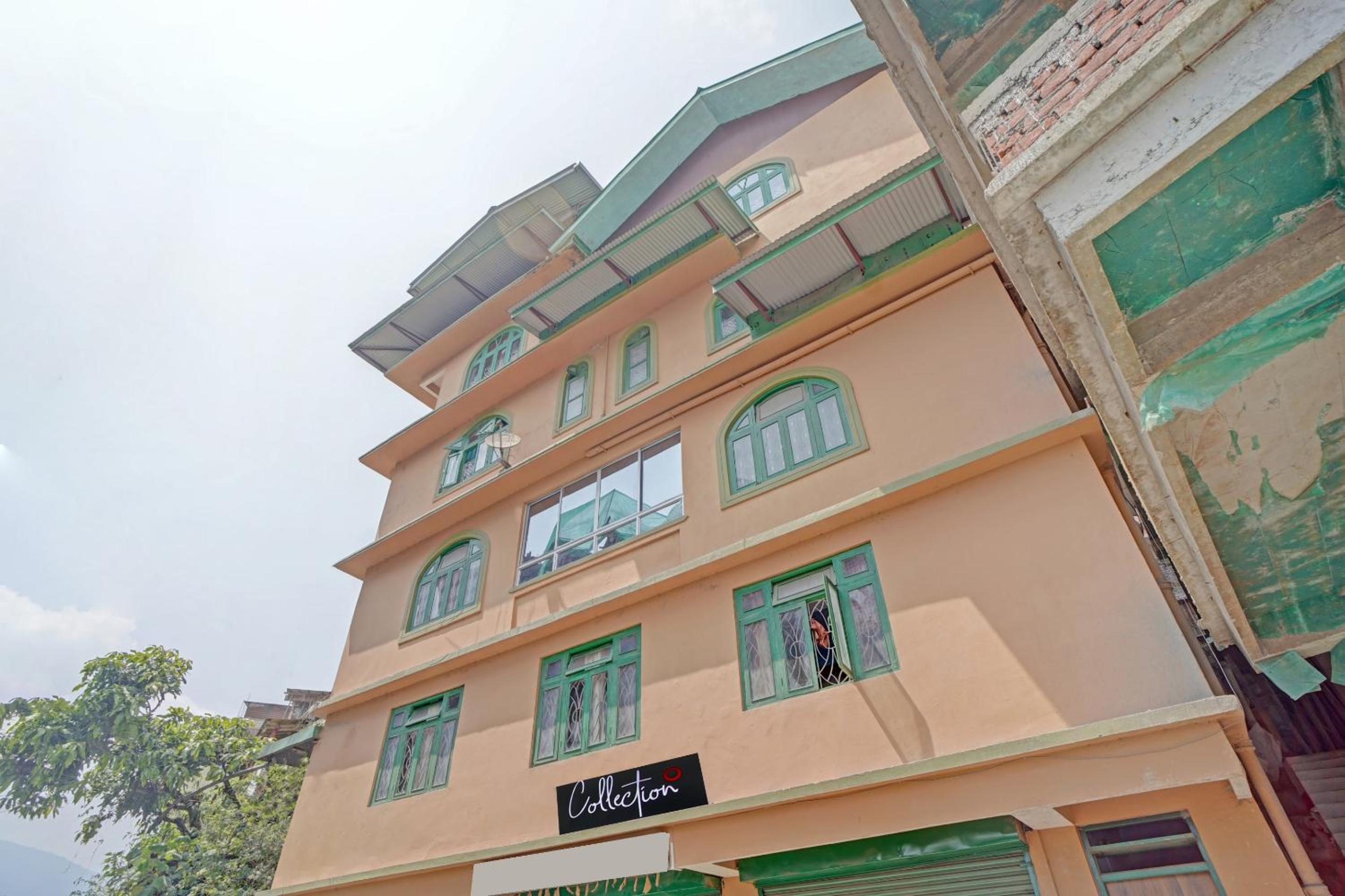 Capital O Hotel Himsikha view 4