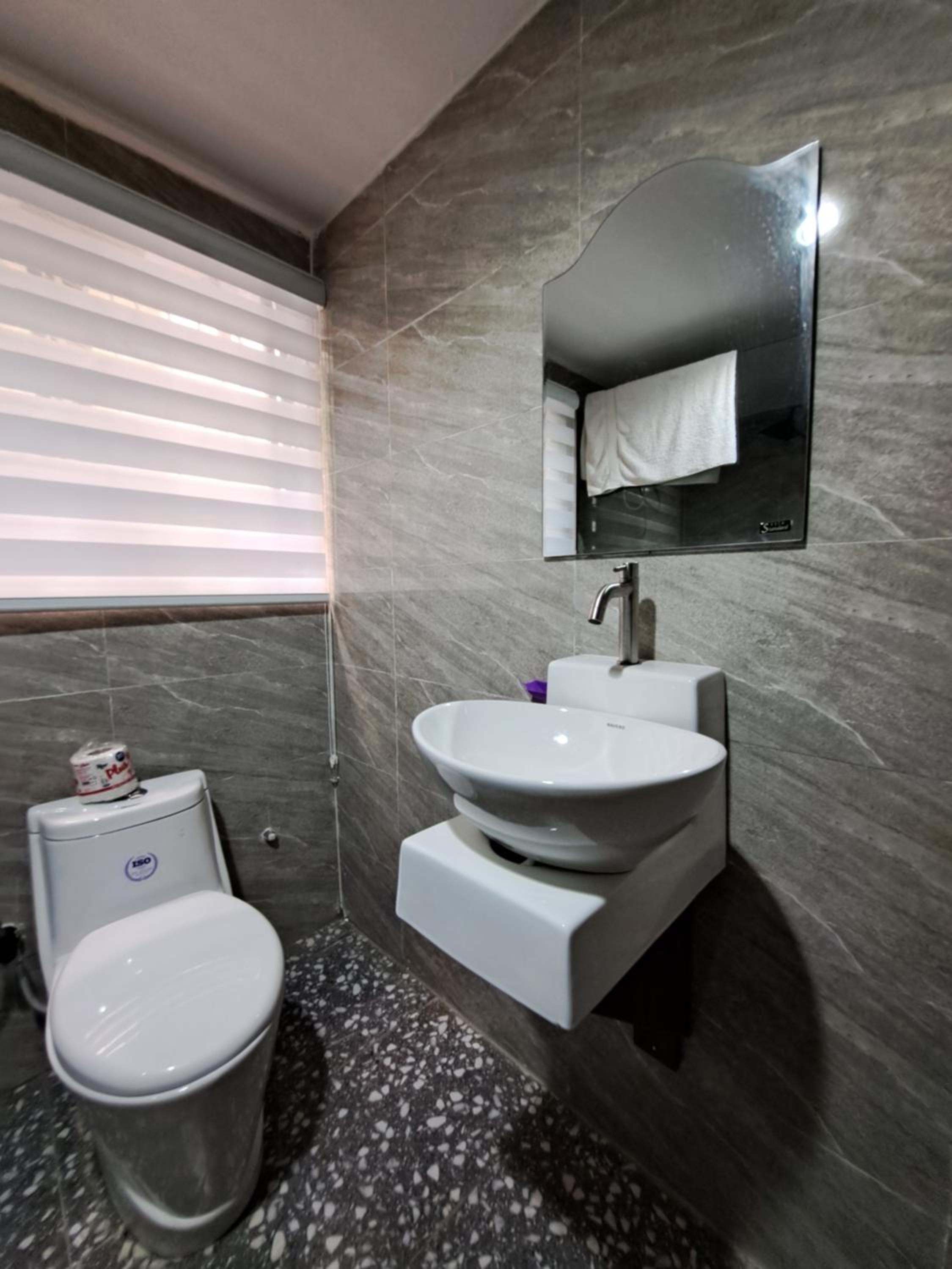 Igbalode Luxury Apartment view 4