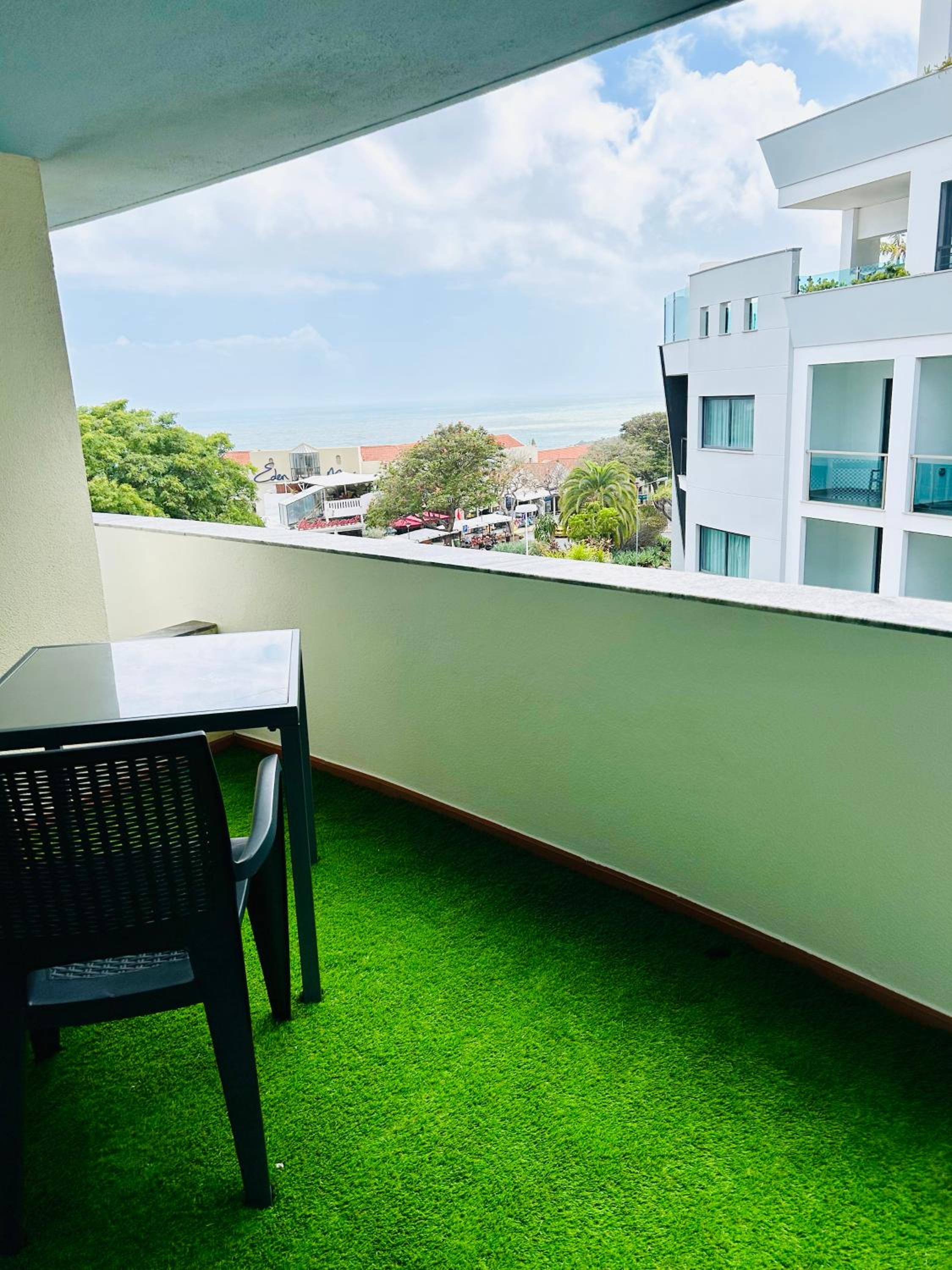 Lido Casa by Olá Madeira view 5