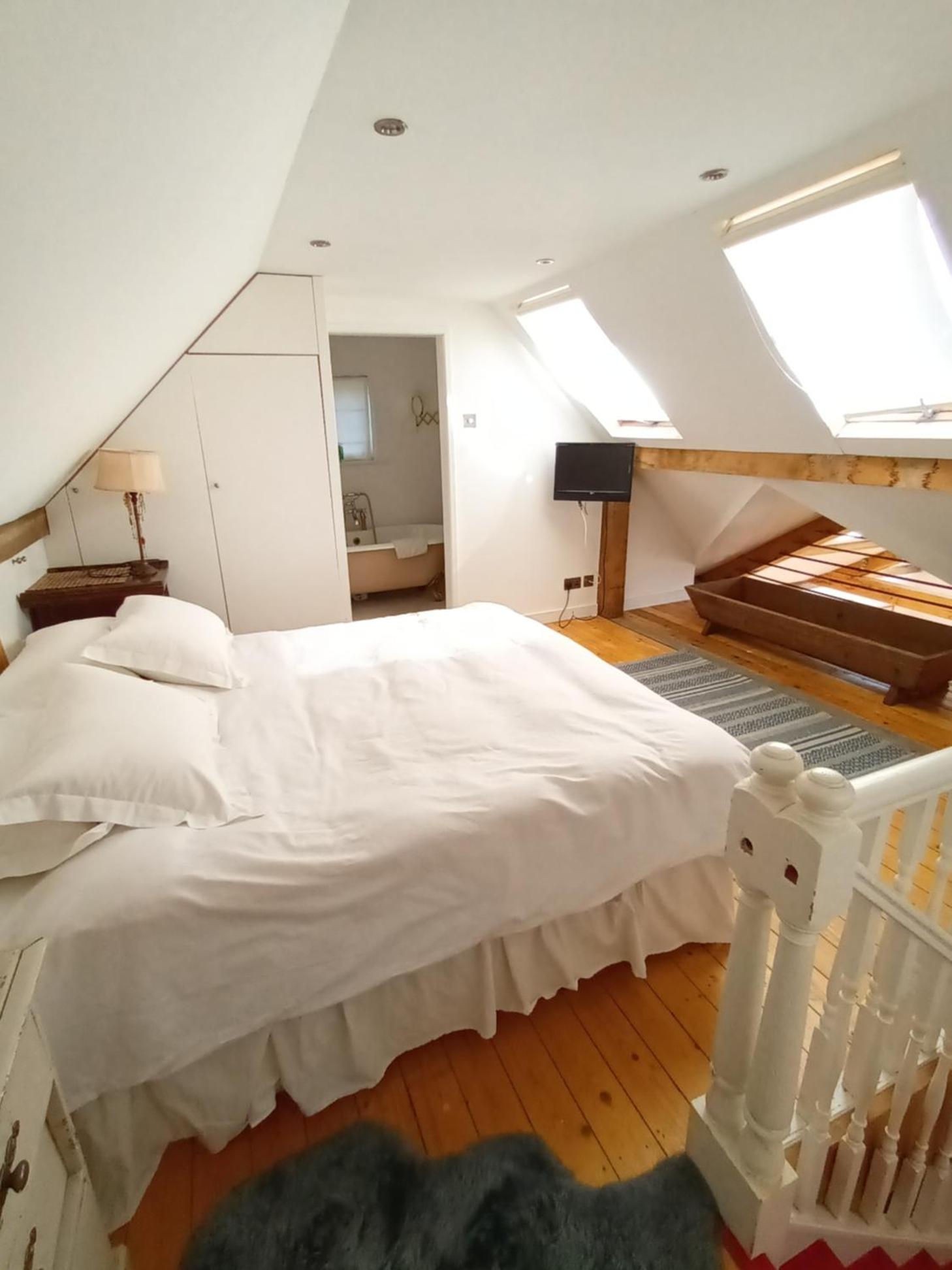 Prestwick Oak - Sleeps 10 - Group Accommodation for Family or Friends view 3