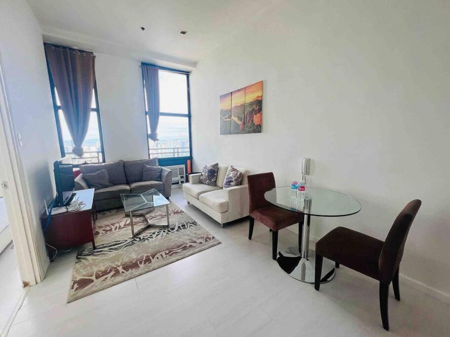 Homestyle Spacious 1 Bedroom Flat in The Gramercy Residences City View
