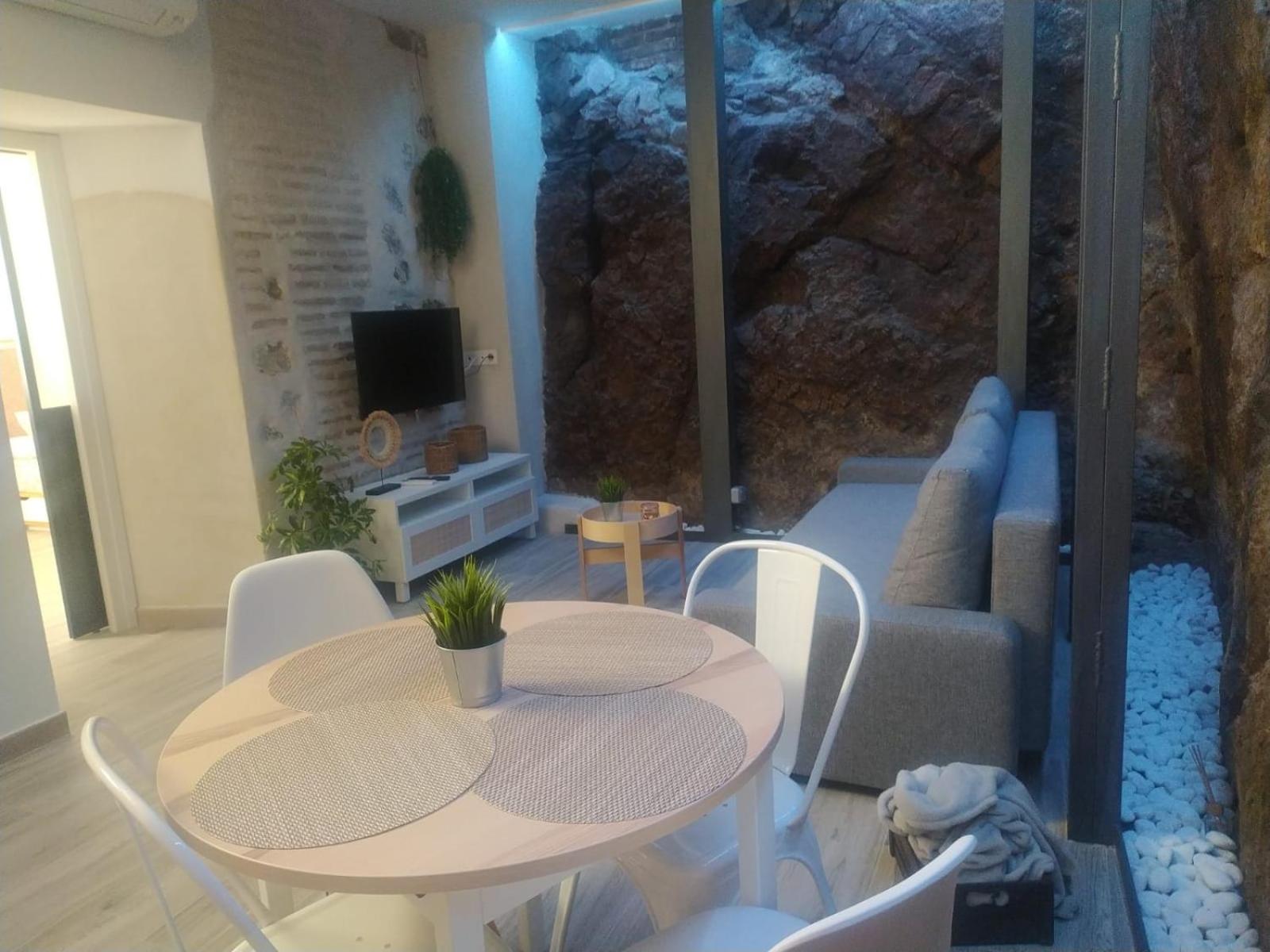 El susurro del tajo La gruta