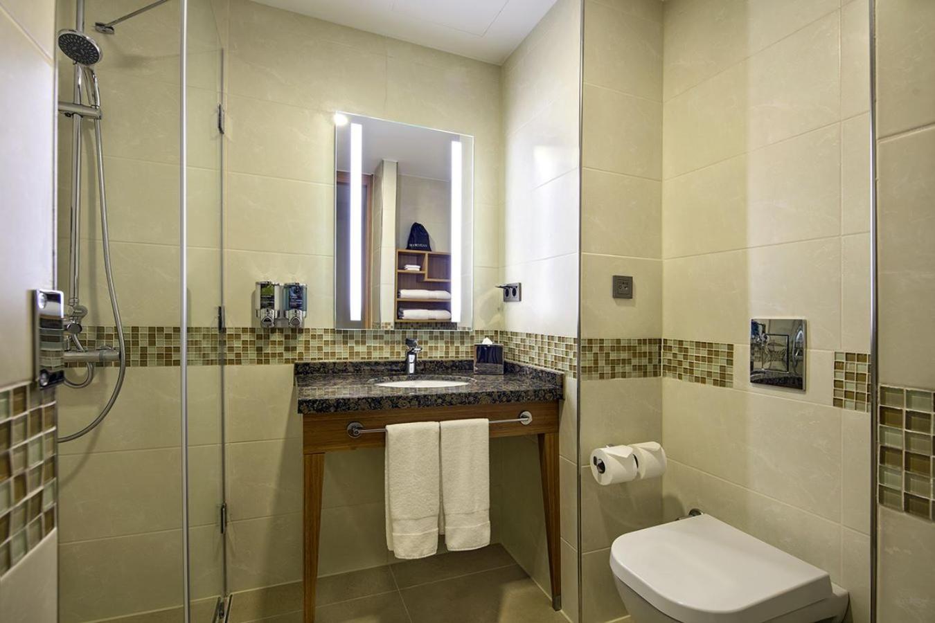 Hampton by Hilton İstanbul Ataköy - Image 6