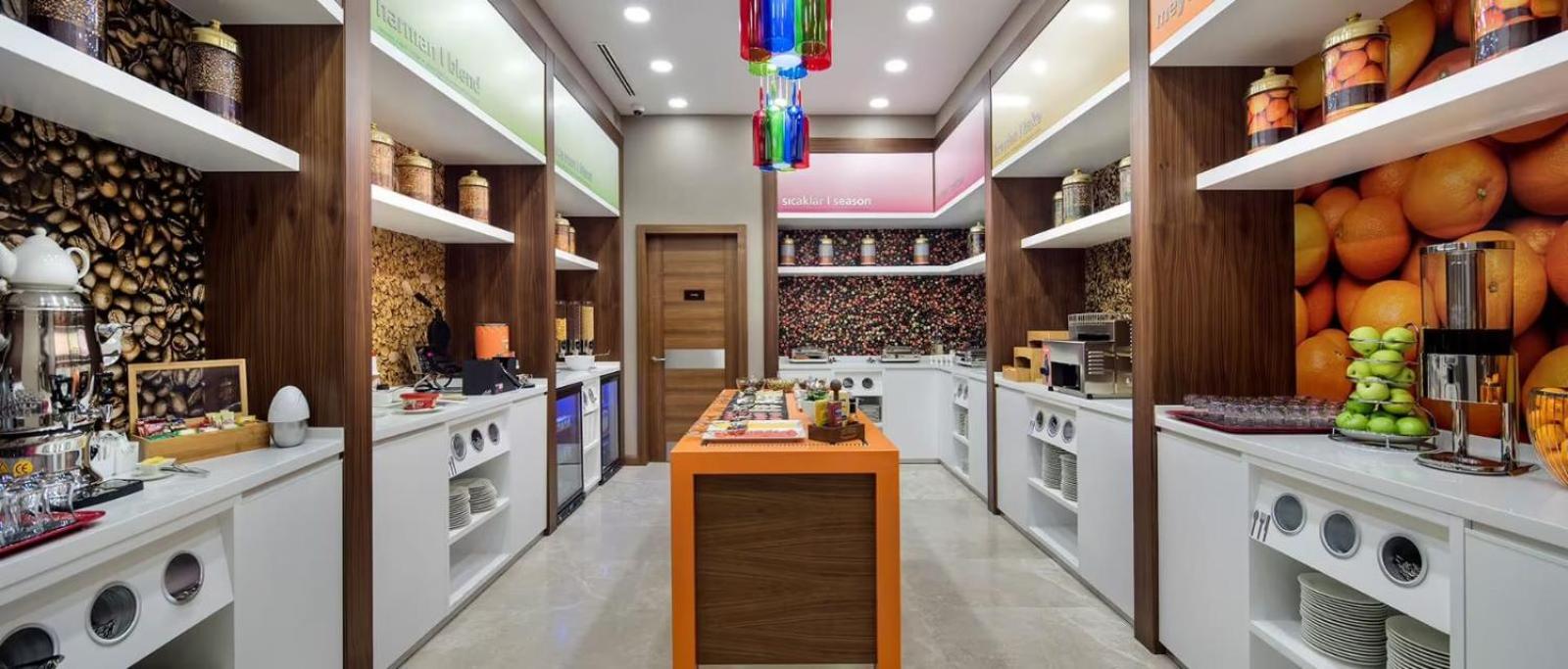 Hampton by Hilton İstanbul Ataköy - Image 9