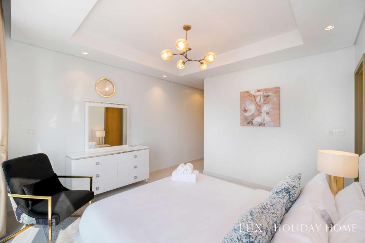 LUX The Paramount Sea View Suite