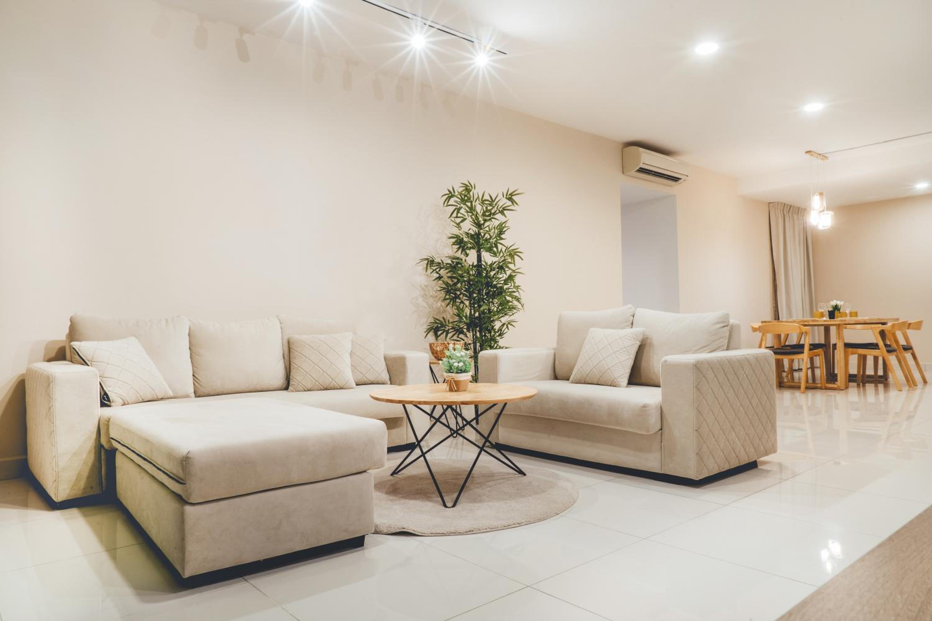 Teega Muji 4BR 12 pax w bathtub by Our Stay photo 1