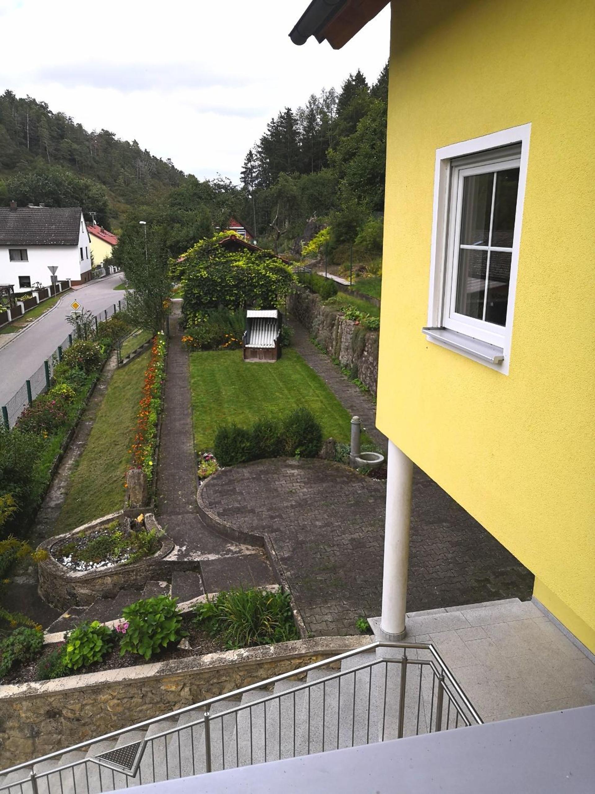 Photo 33