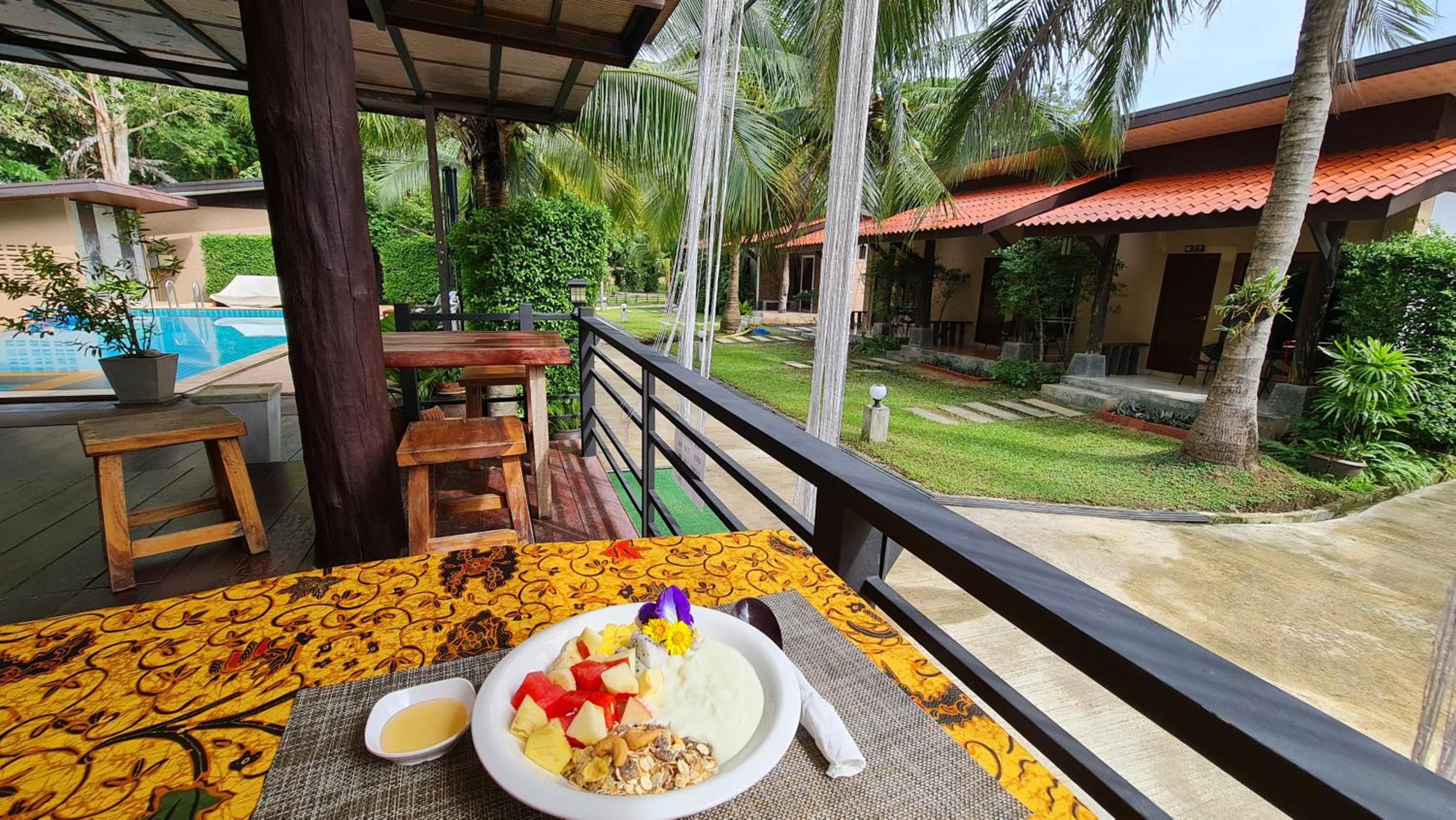 Baan Suan Rim Klong Resort