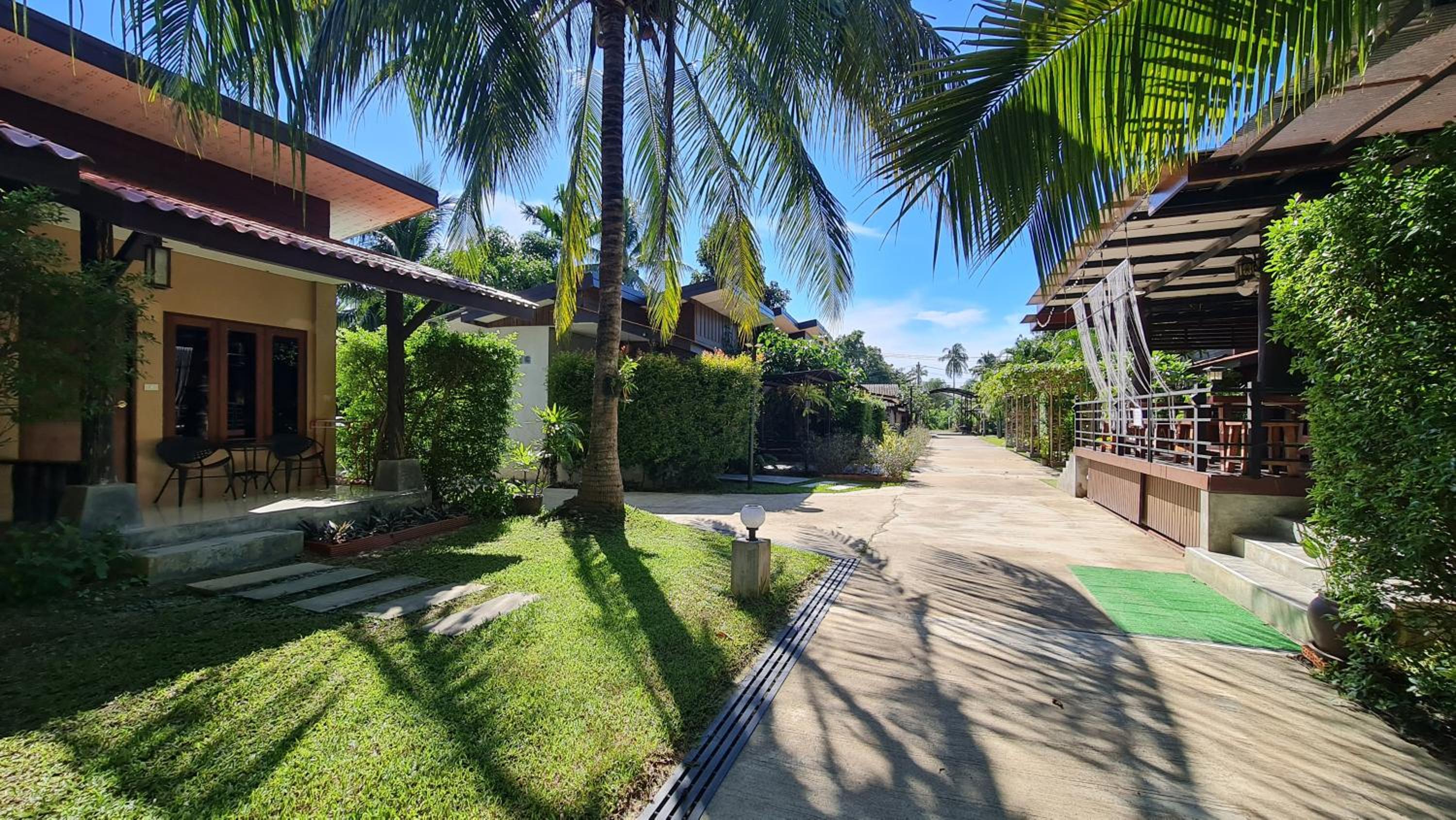 Baan Suan Rim Klong Resort
