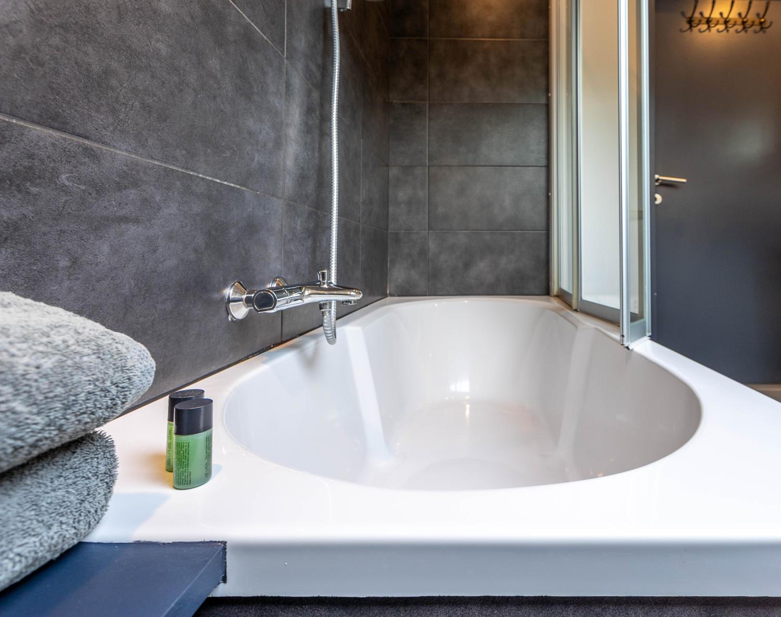 L'Antre d'Eux - Suite avec sauna et jacuzzi