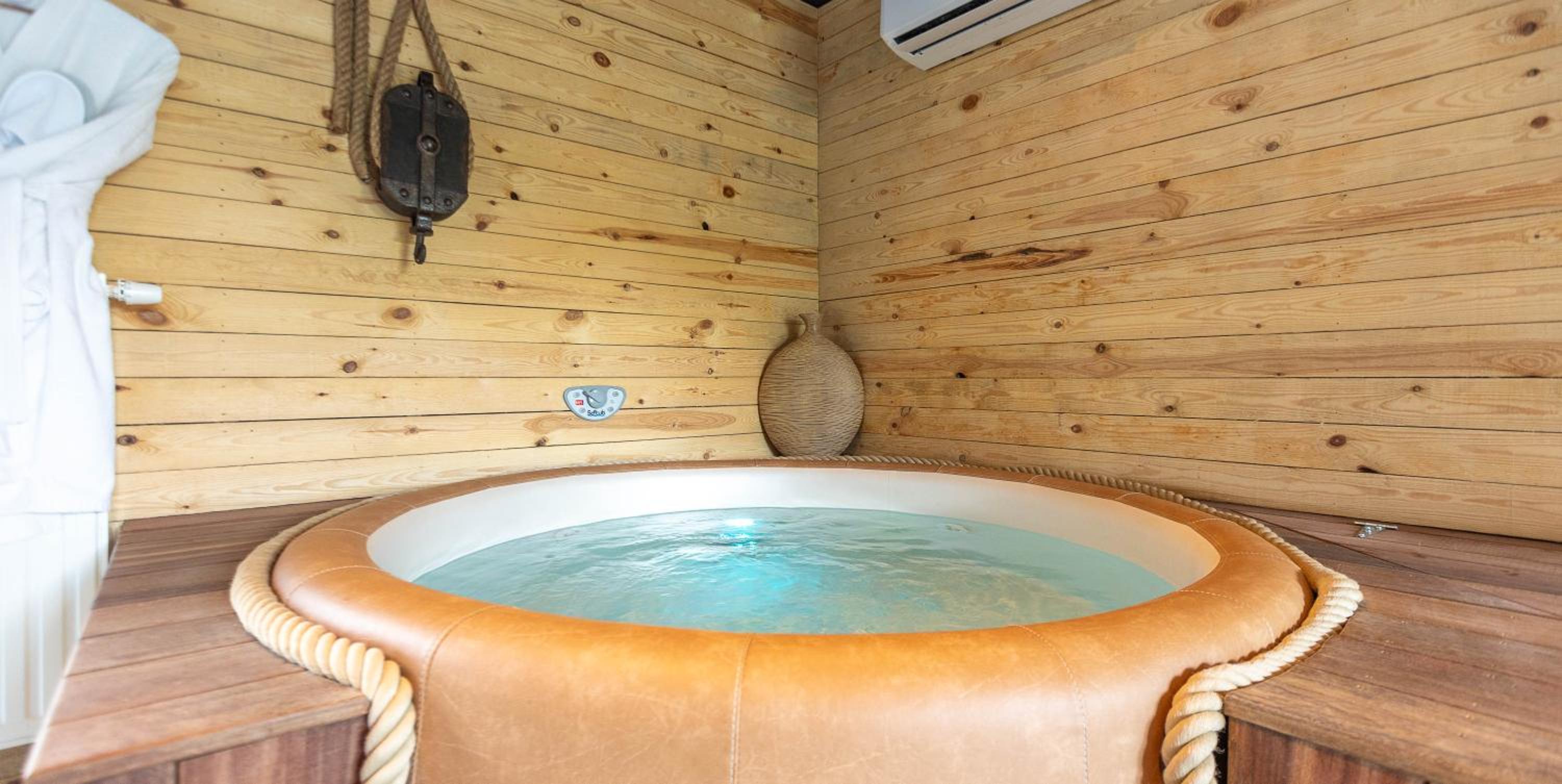 L'Antre d'Eux - Suite avec sauna et jacuzzi