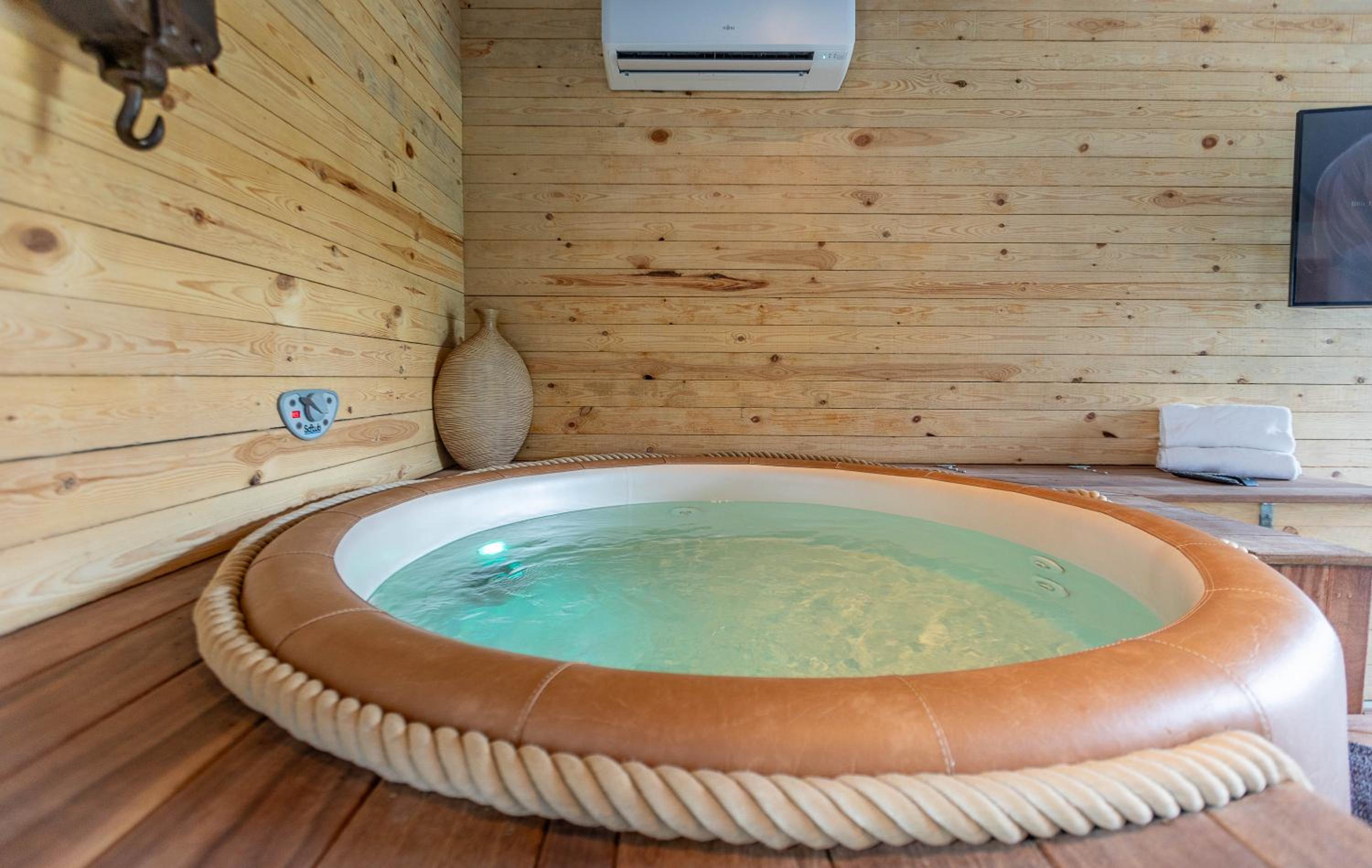 L'Antre d'Eux - Suite avec sauna et jacuzzi