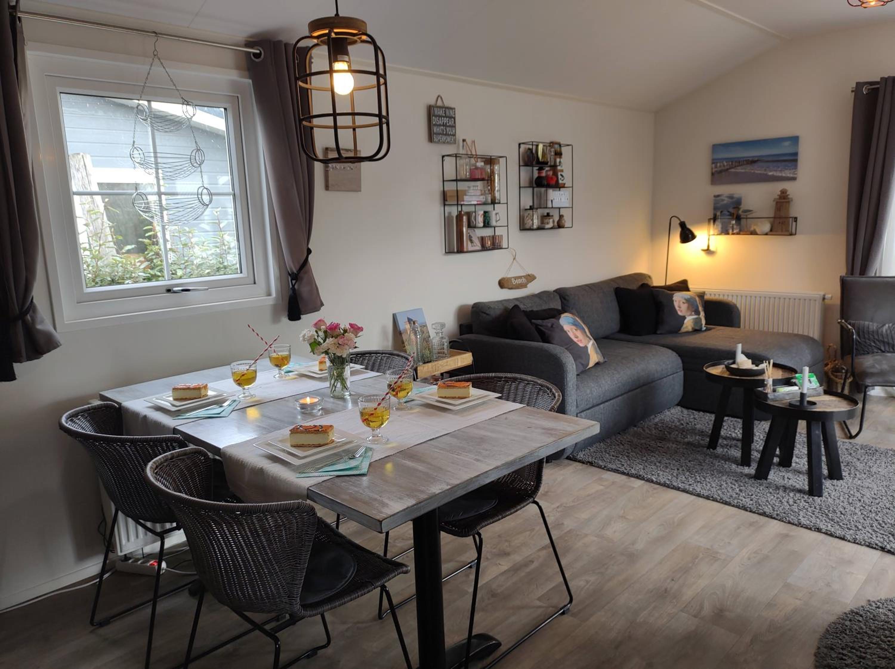 GEZELLIGE ZEEMEEUW Bed by the Sea view 4