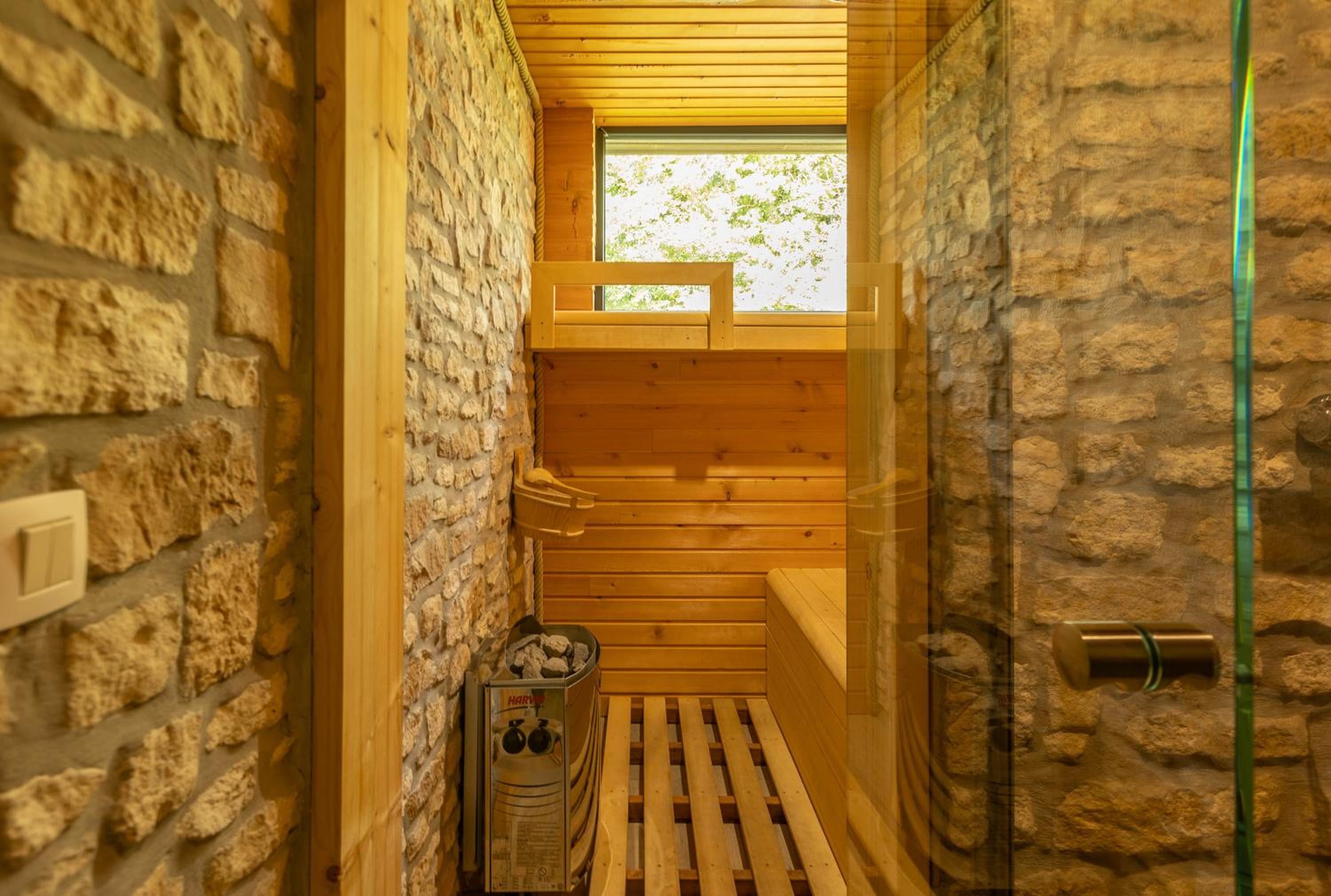Le Fermage - logement avec piscine, sauna et jacuzzi