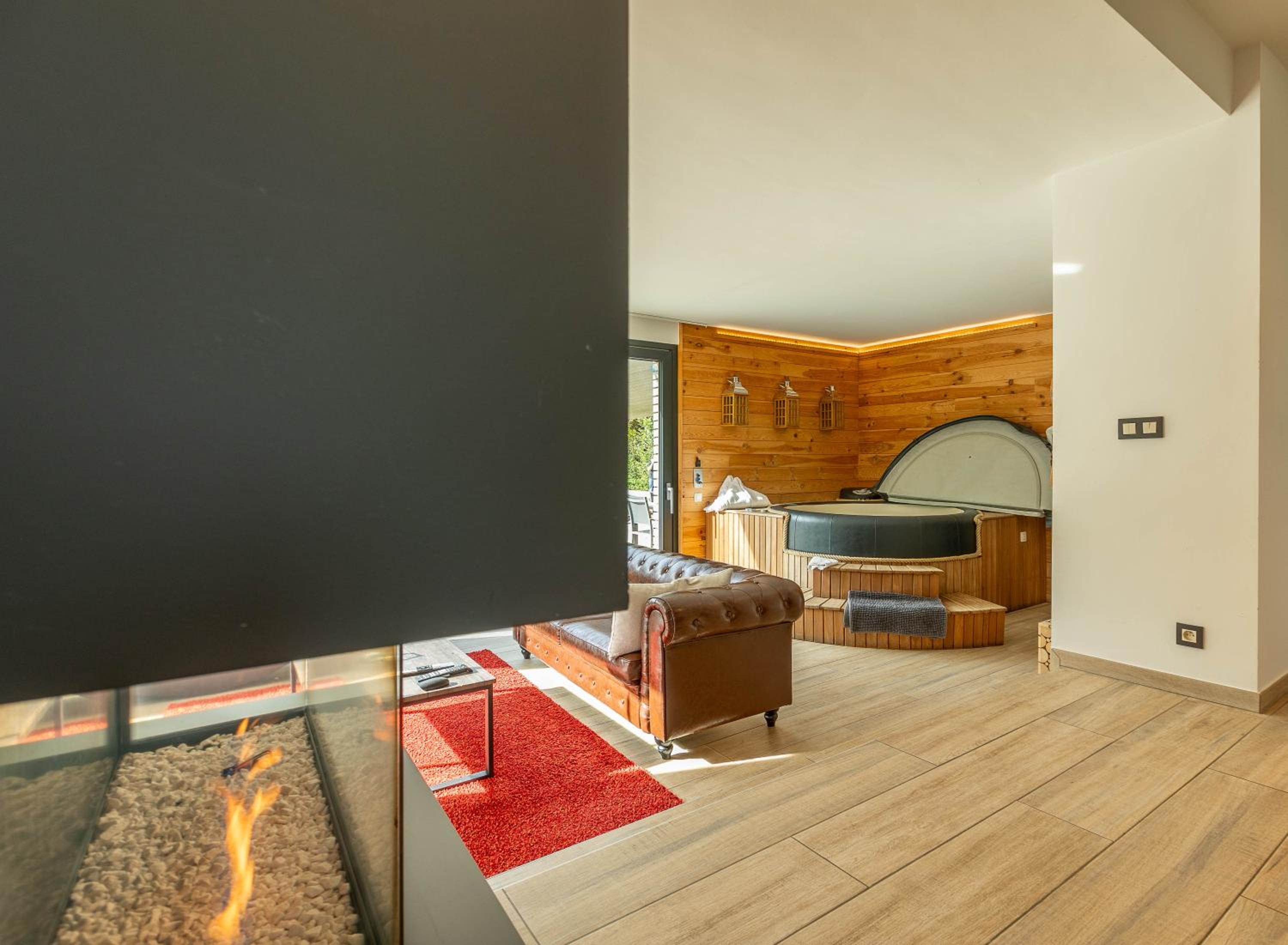 Le Fermage - logement avec piscine, sauna et jacuzzi