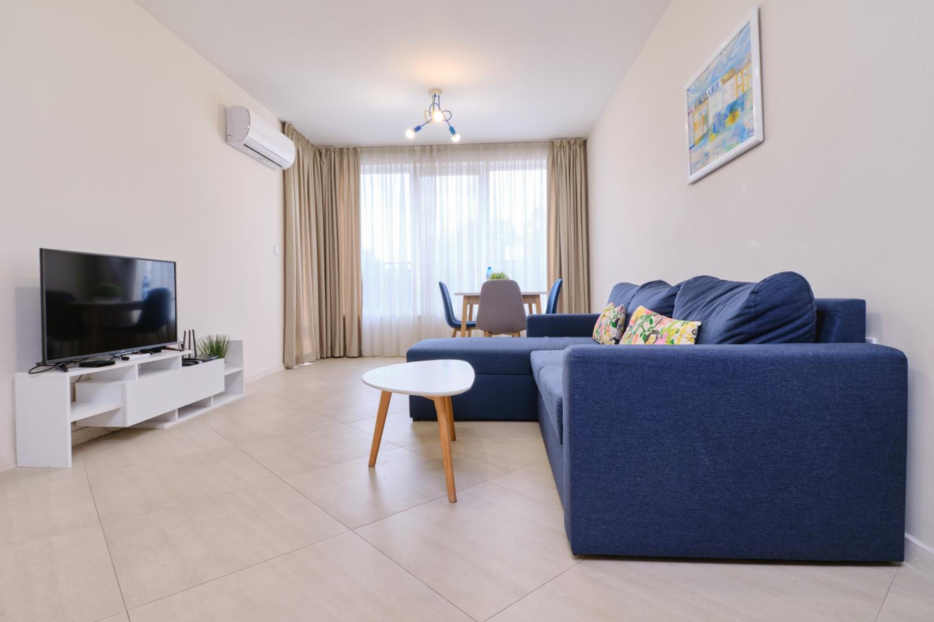 Cozy 1-bed Apartment