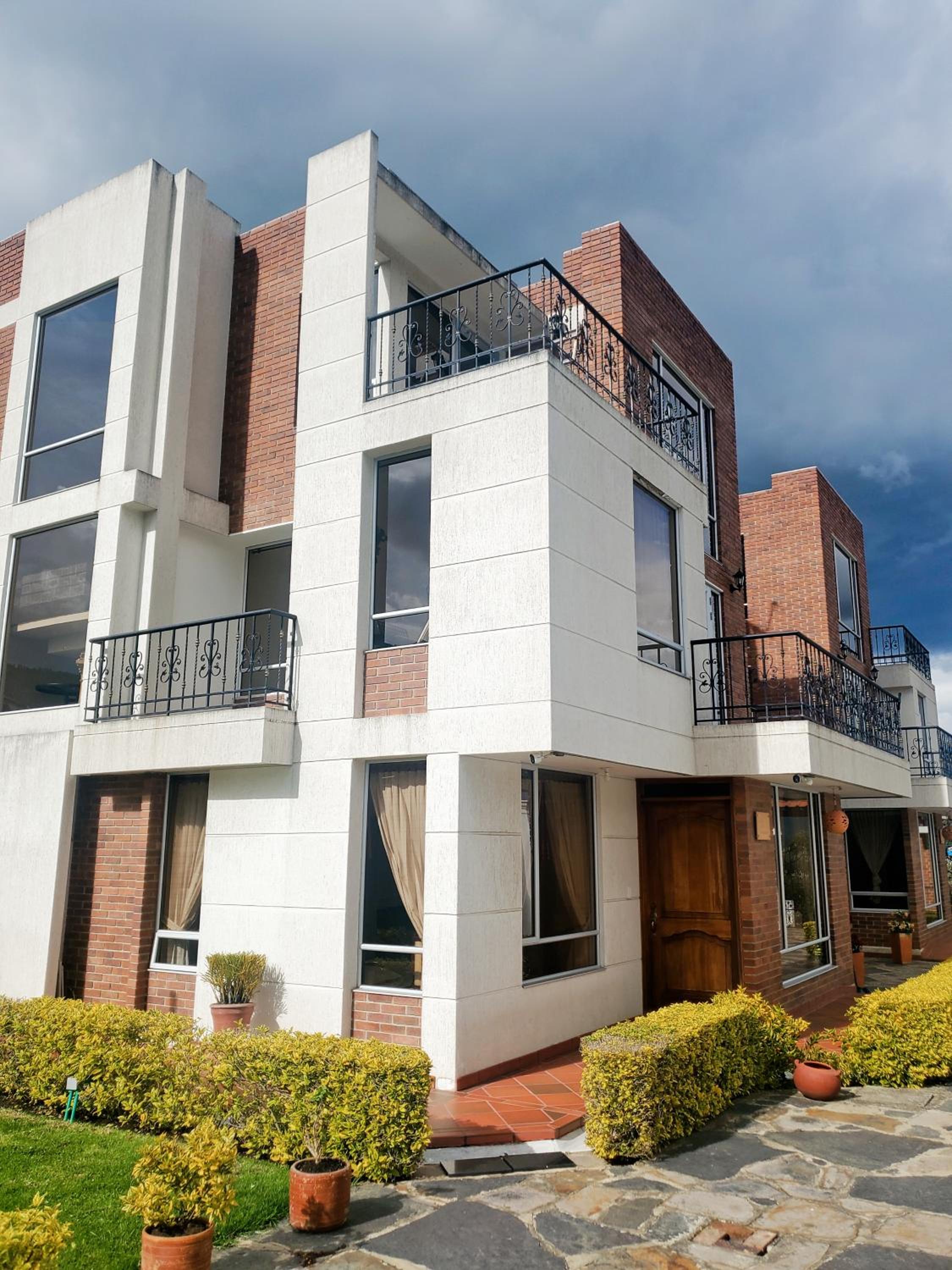 Hotel Valle De Iraka - Apartahotel - Image 1