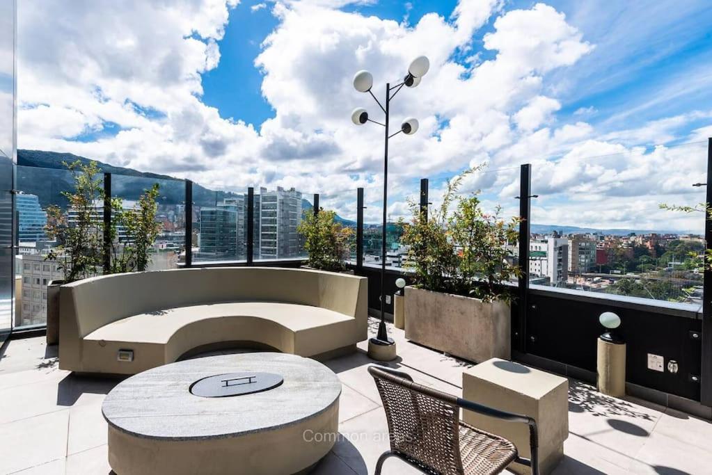 Bright luxurious flat with stunning view workspace