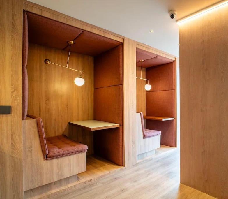 Bright luxurious flat with stunning view workspace