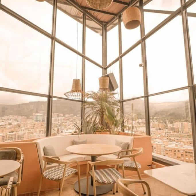 Bright luxurious flat with stunning view workspace