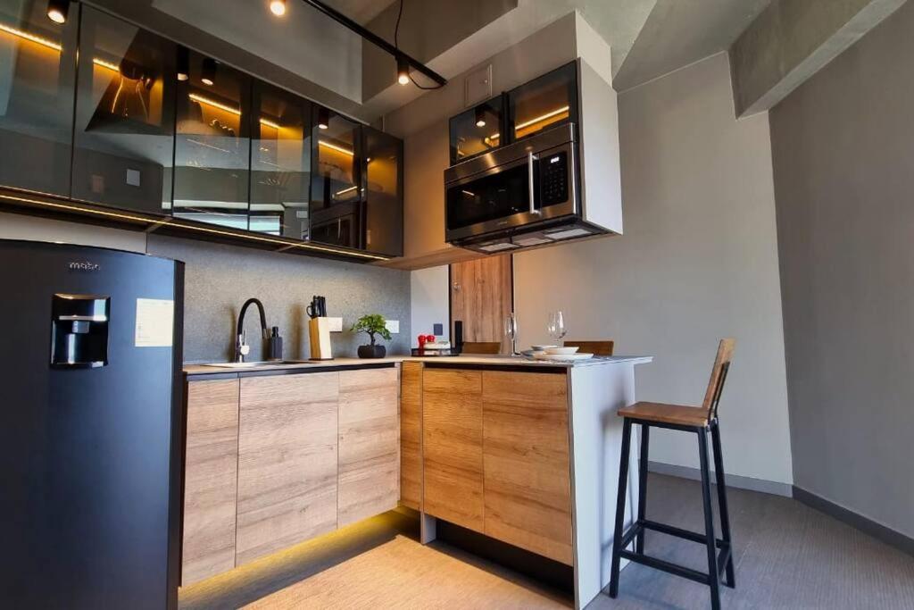 Bright luxurious flat with stunning view workspace